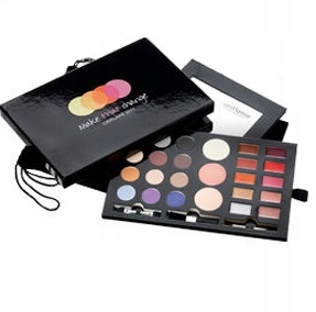 Paleta na líčení Make That Change Oriflame