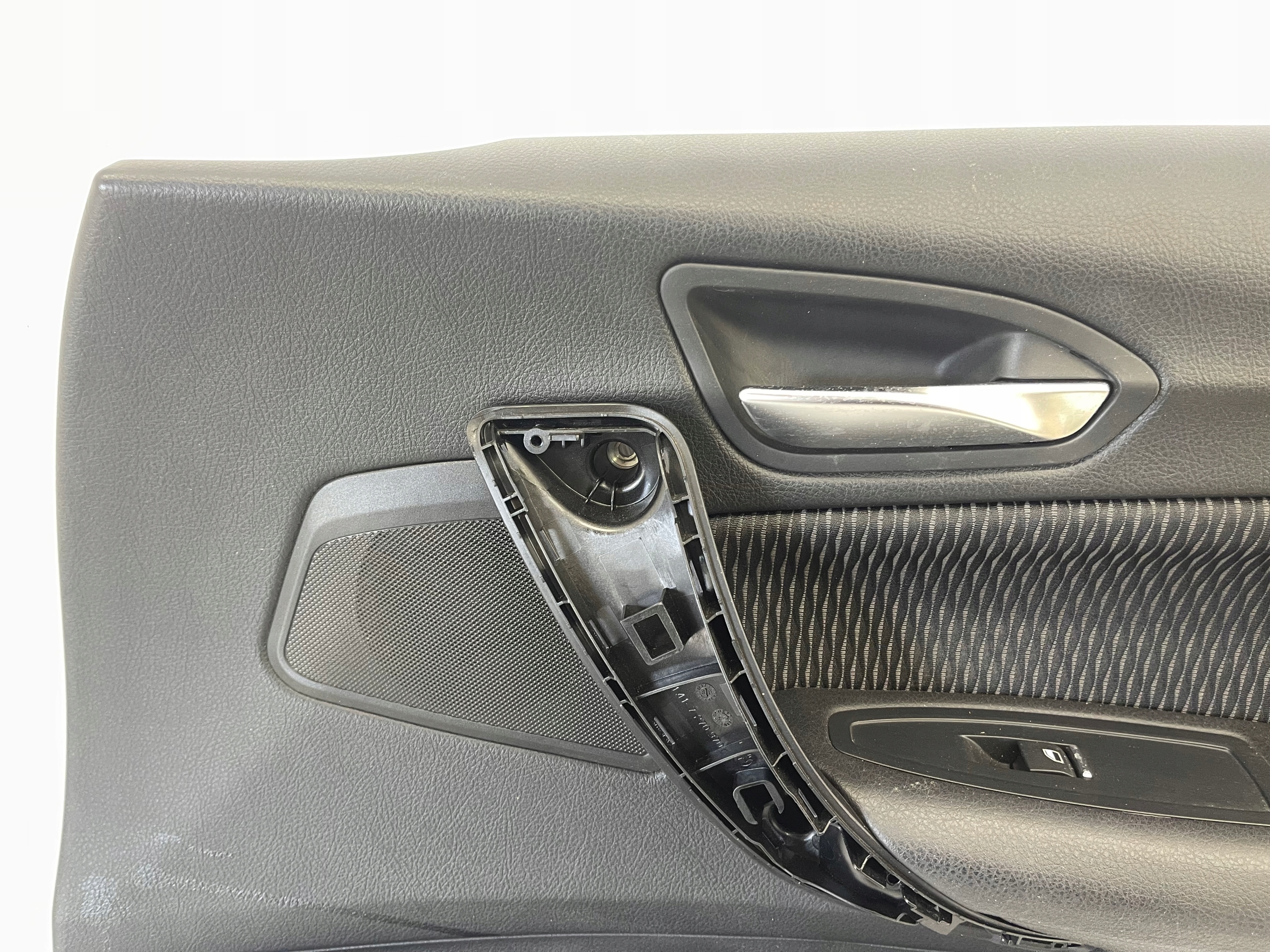BMW F20 side upholstery door right front 7240404