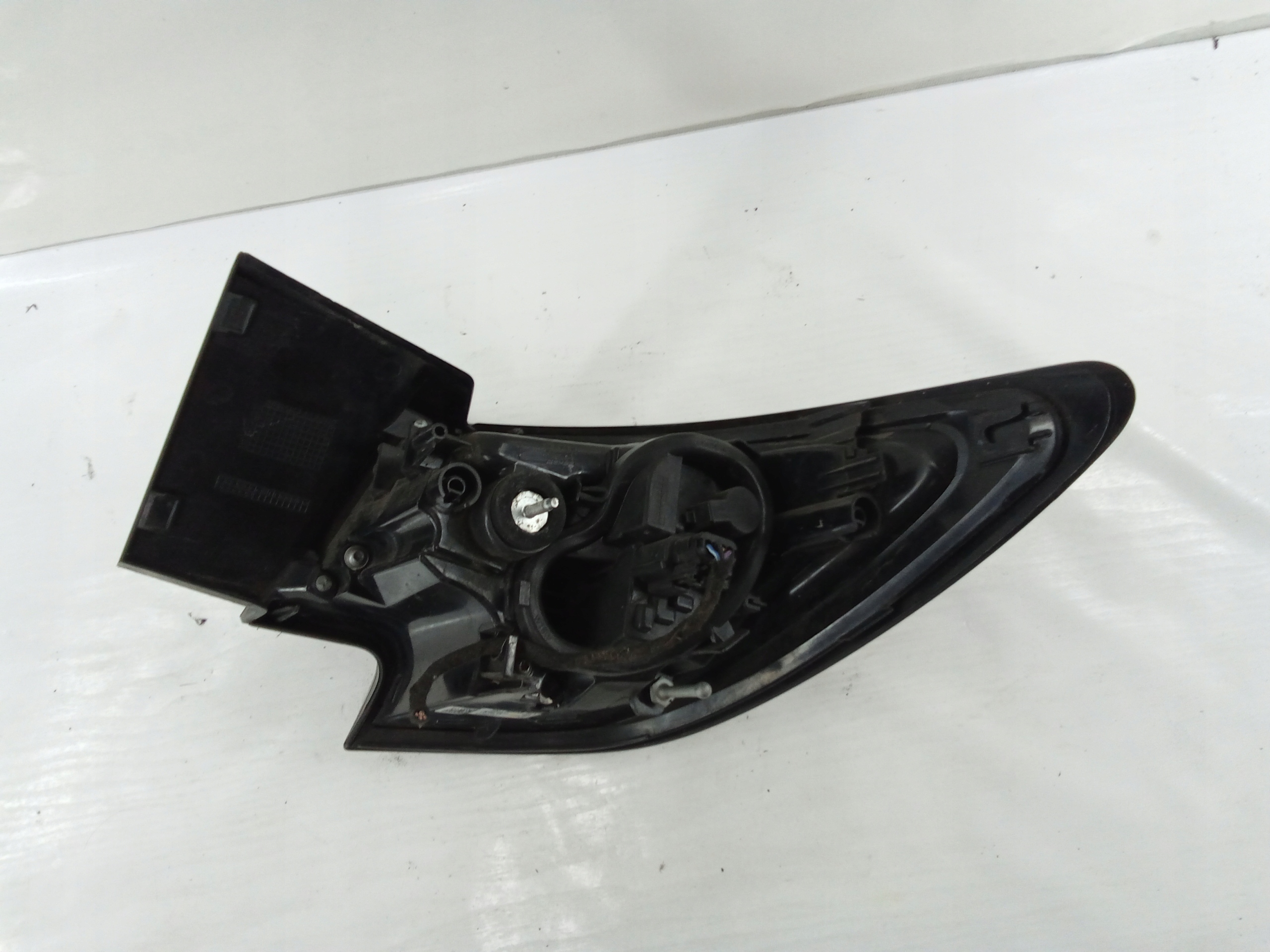 E557 фонарь левый ASTRA K HB