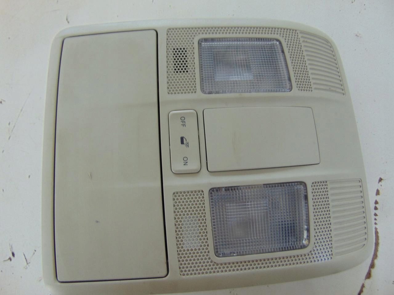 lampka oświetlenia kabiny MAZDA III 3 BM 2013-