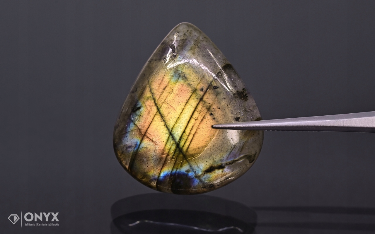 Labradorit kabošon slza 30x26 mm