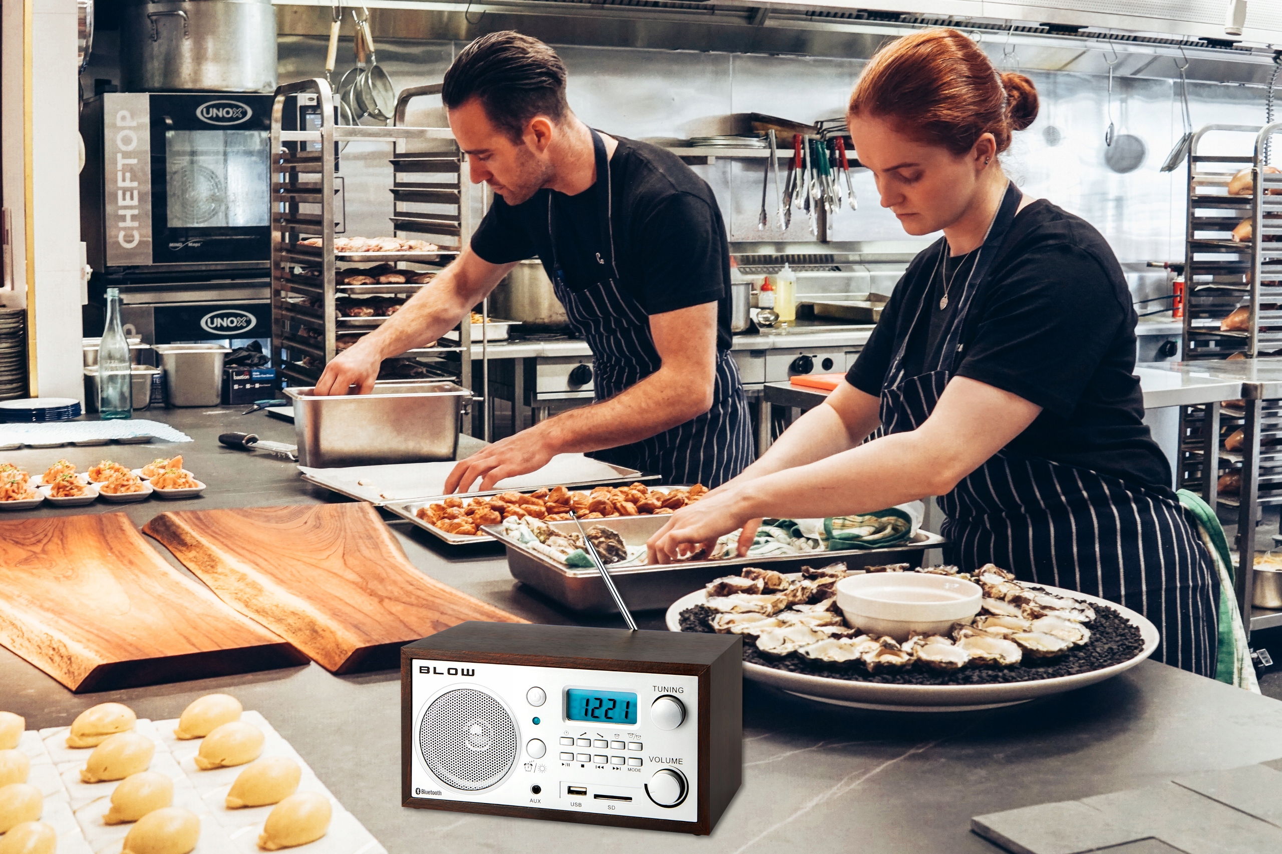 RADIO KUCHENNE BLUETOOTH PRZENOŚNE RETRO LCD ZEGAR BUDZIK ANTENA FM USB SD Model RA2