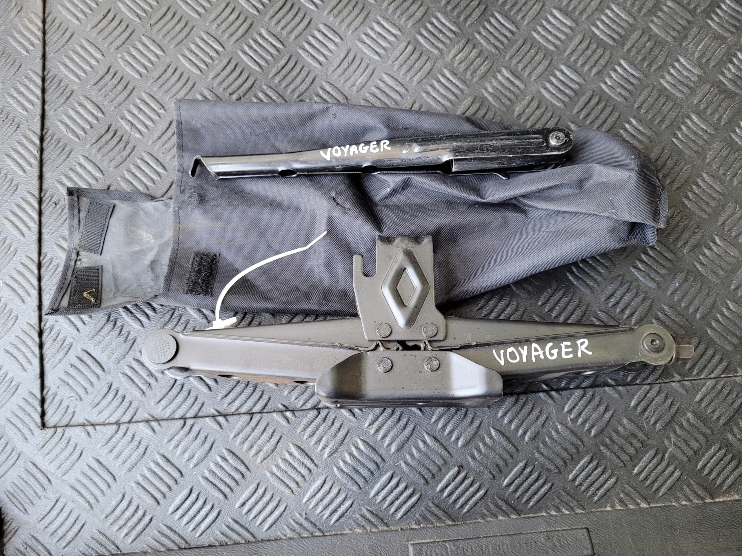 LEWAREK PODNOSNIK CHRYSLER GRAND VOYAGER V 2.8 CRD