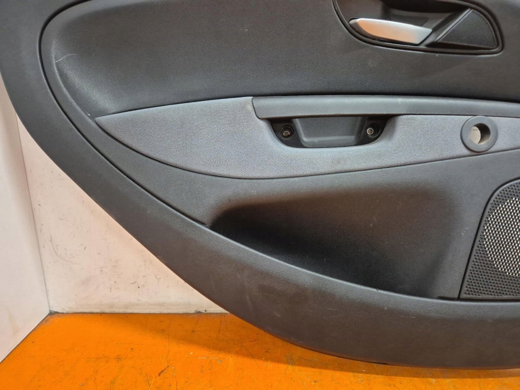 FIAT LINEA и 06-12 дверные карты задний левый
