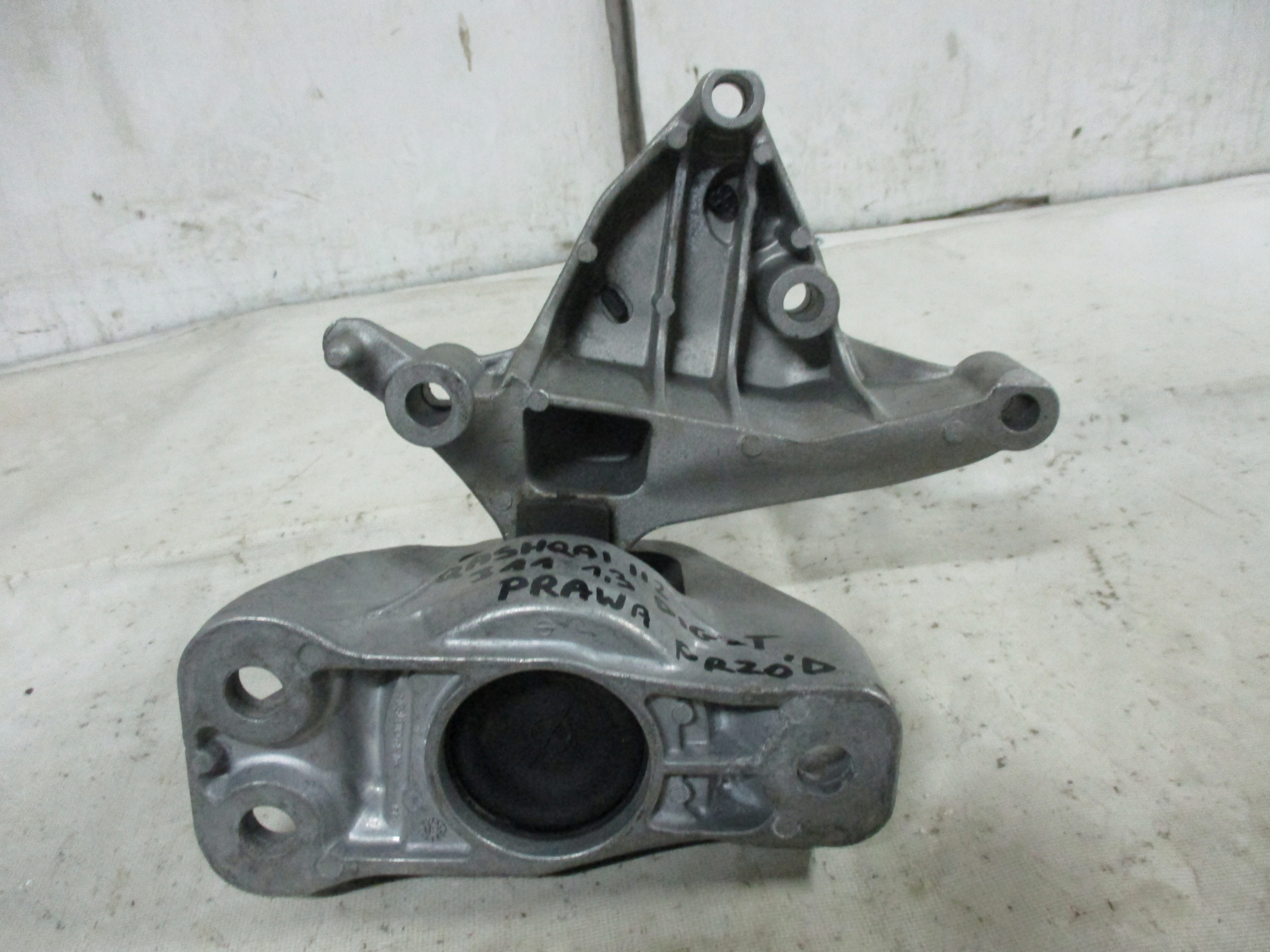 engine mount right Nissan Qashqai 2 J11 DIG-T 112327345R