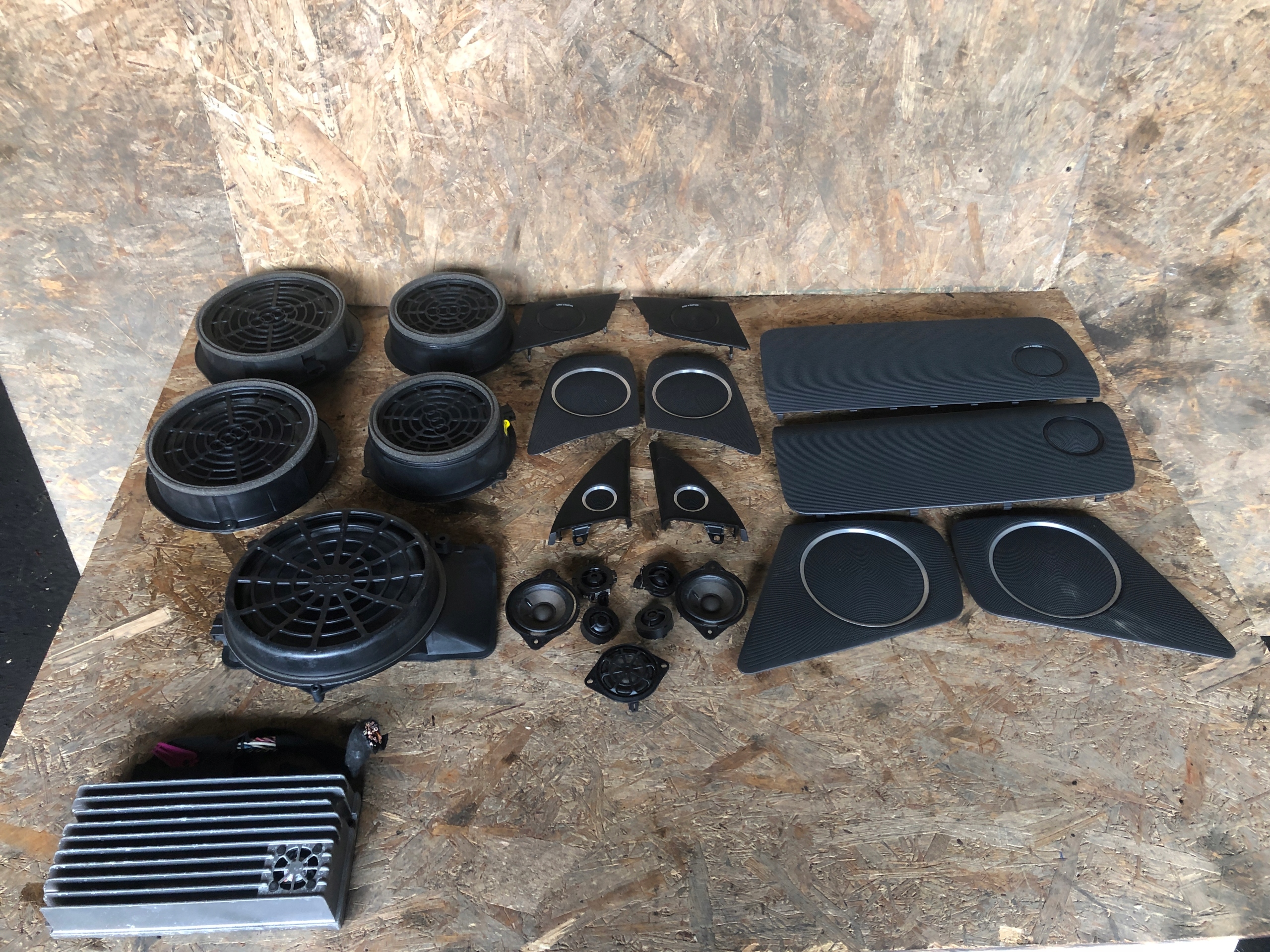 A4 B8 седан комплект BANG & OLUFSEN 8T0035223T