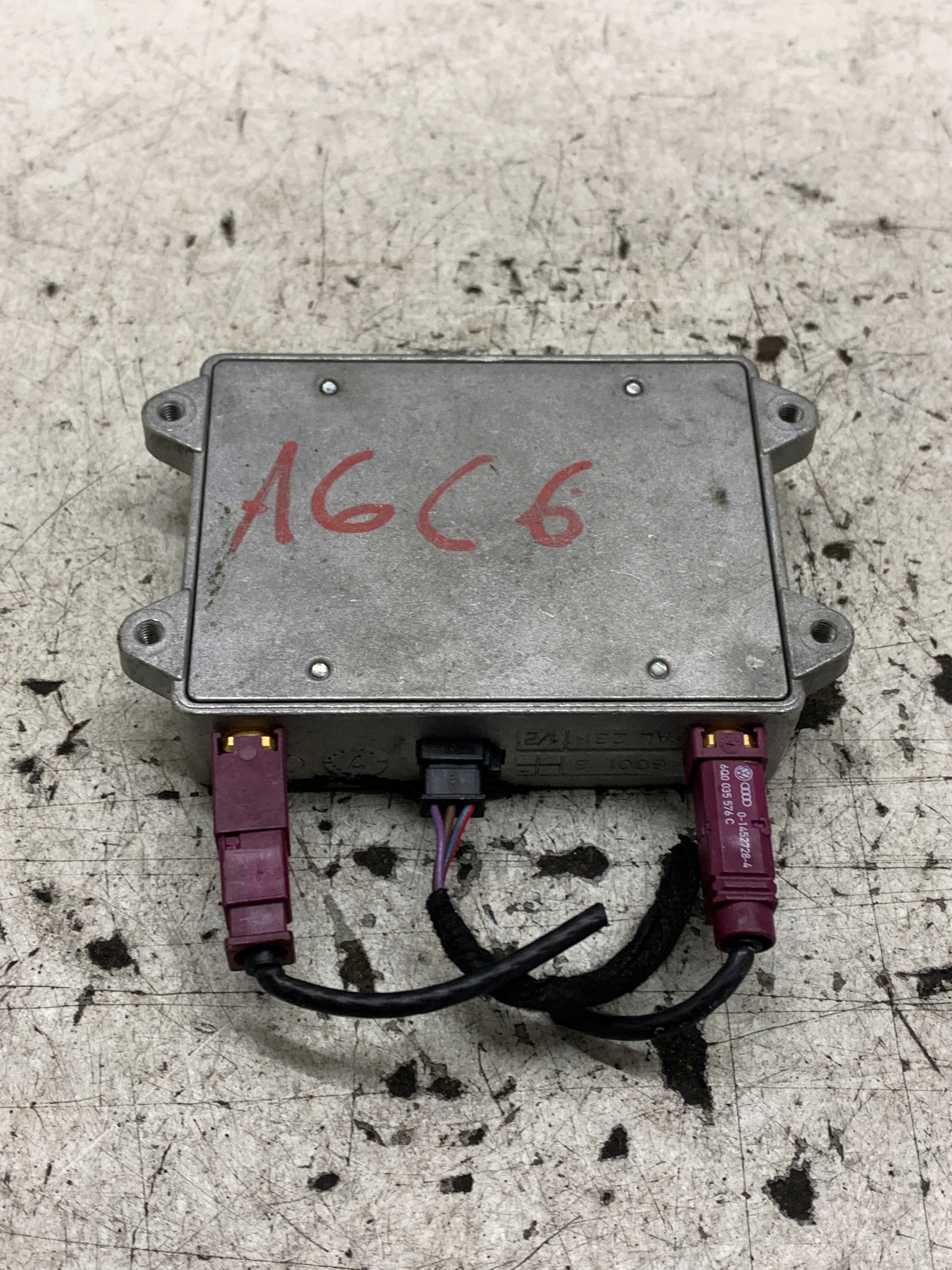 antenna amplifier 8E0035456C AUDI