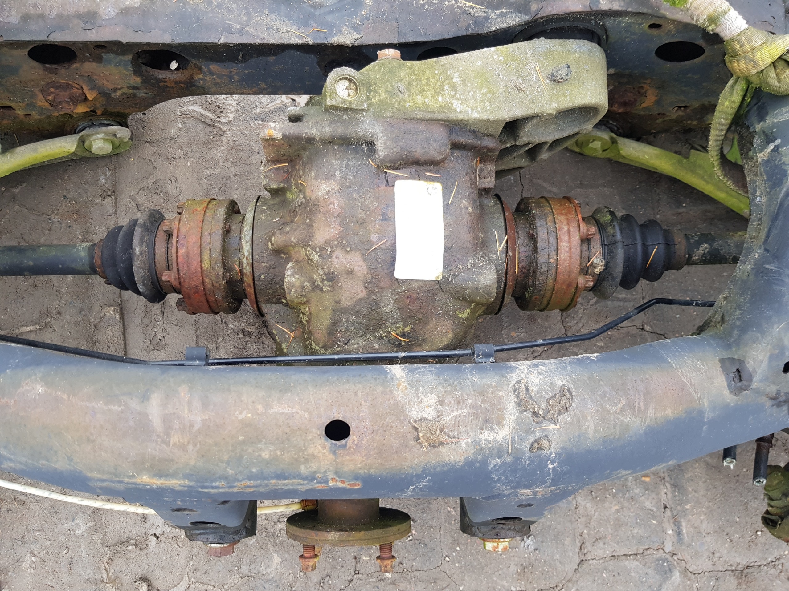 BMW E81 E87 E90 E91 E92 2.0 N43 differential diff rear part 3:38 7524319