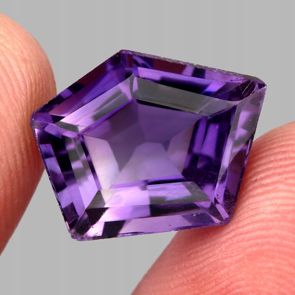 Ametyst přírodní kámen Vvs 12.12ct