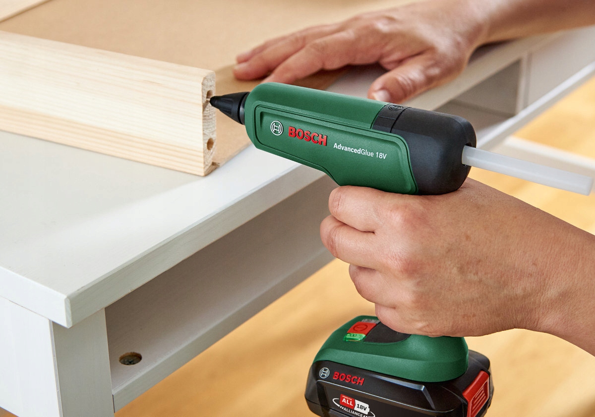 Pistolet do kleju BOSCH AdvancedGlue 18V Zasilanie akumulatorowe