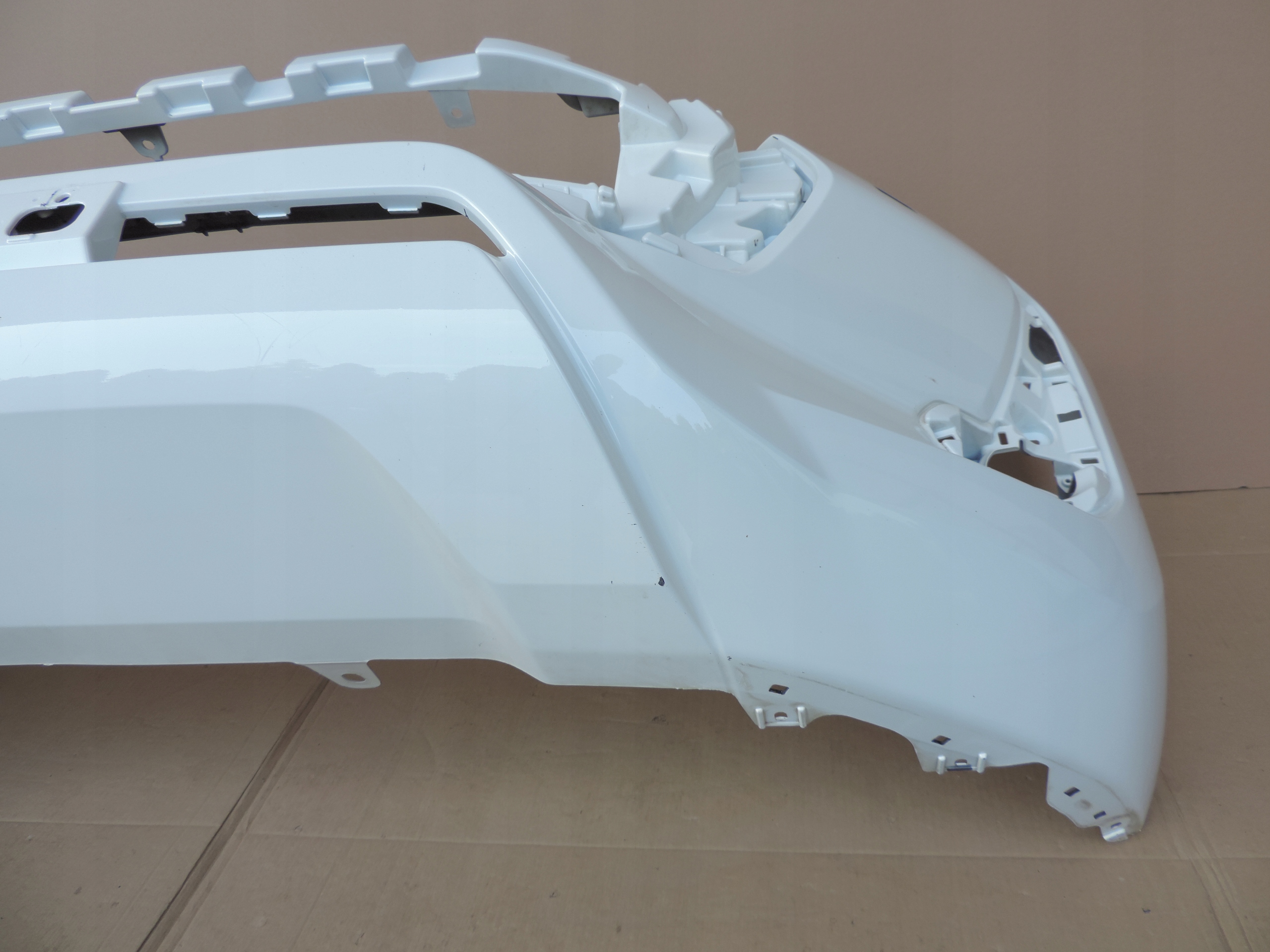 TOYOTA HILUX 2020 2021 2022 2023 передний бампер