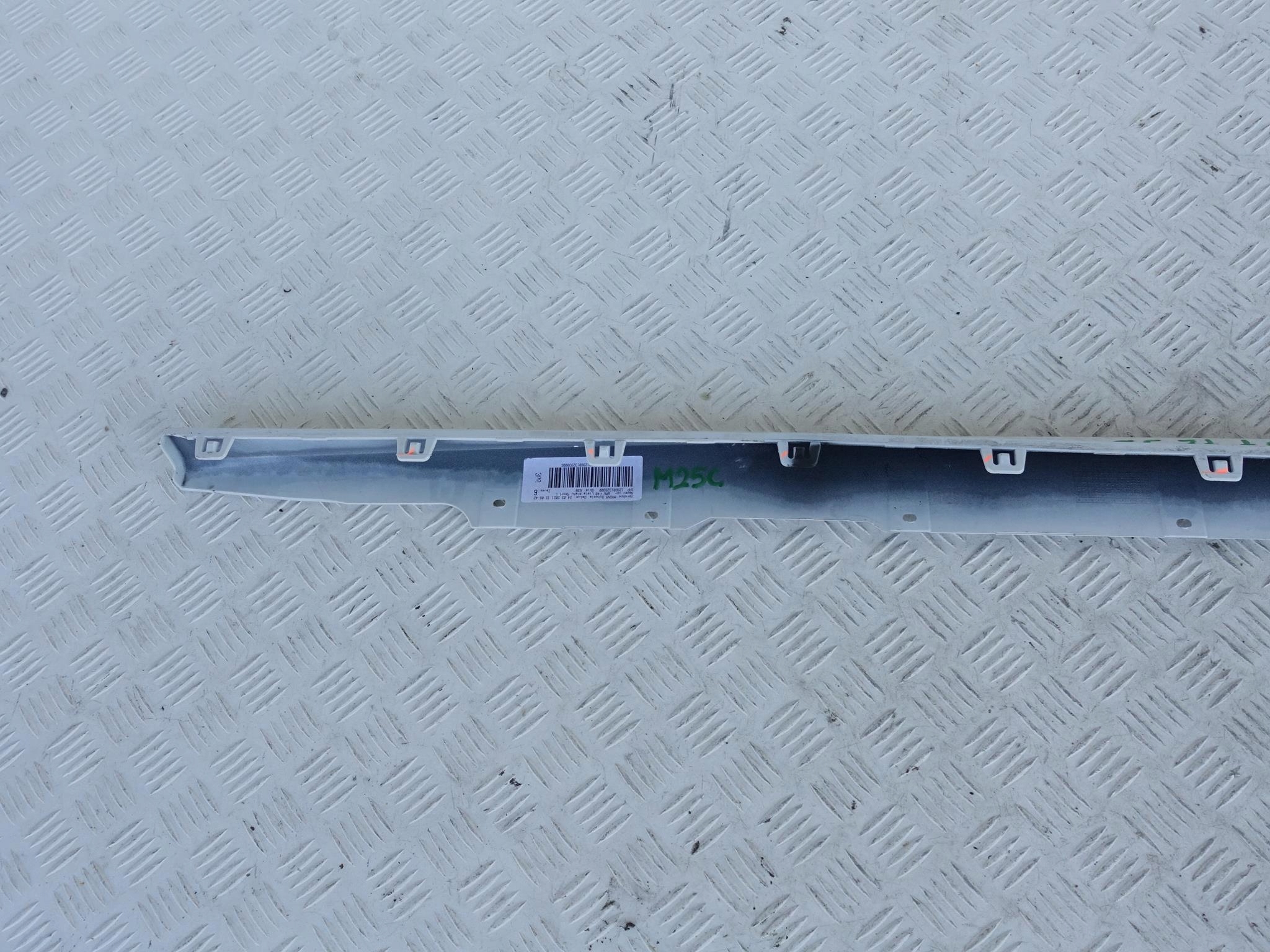 BMW 1 F40 m-packet threshold left moulding cap