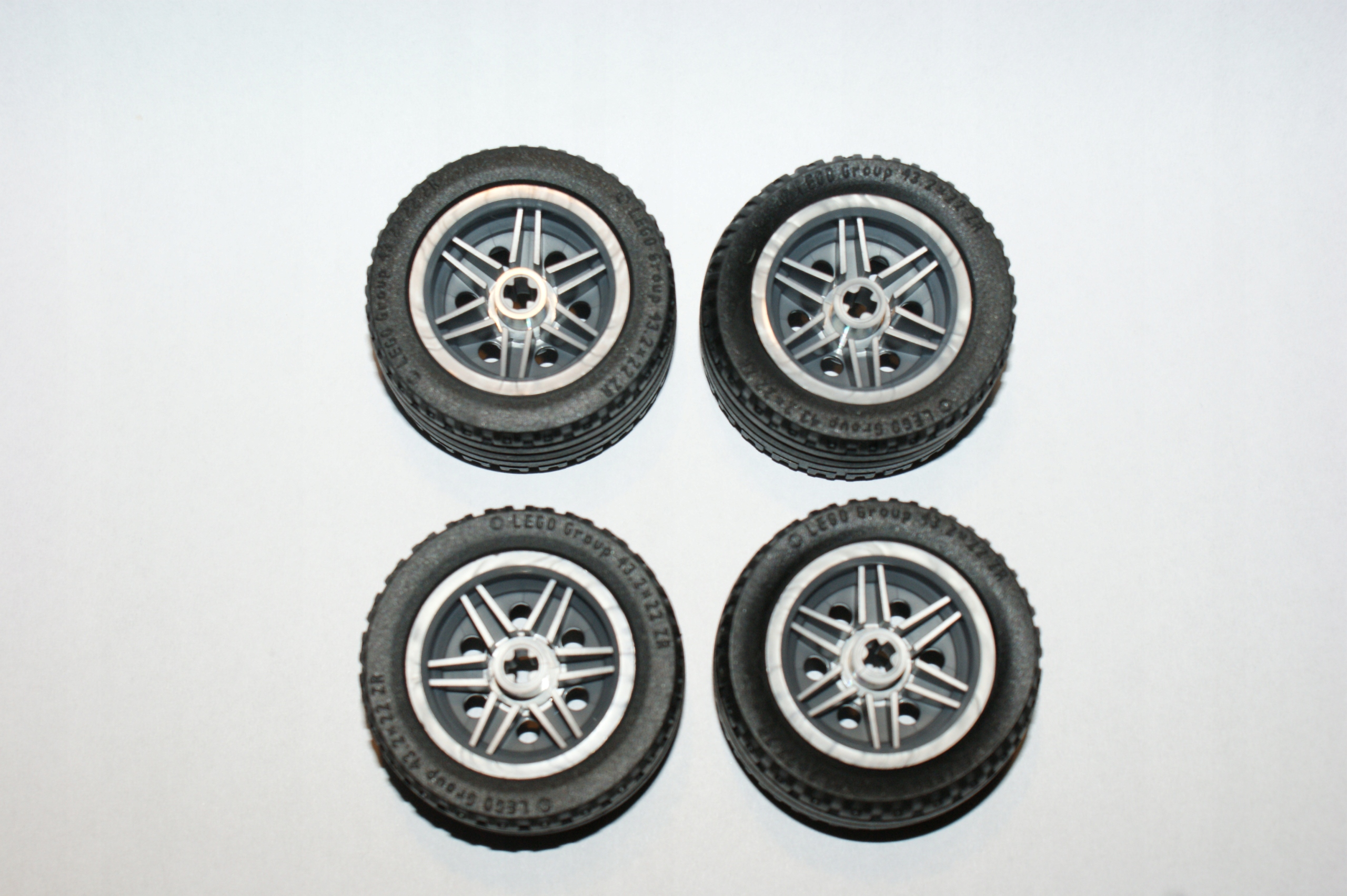 

Lego 44309 56145 Opony i Felgi Srebrne New