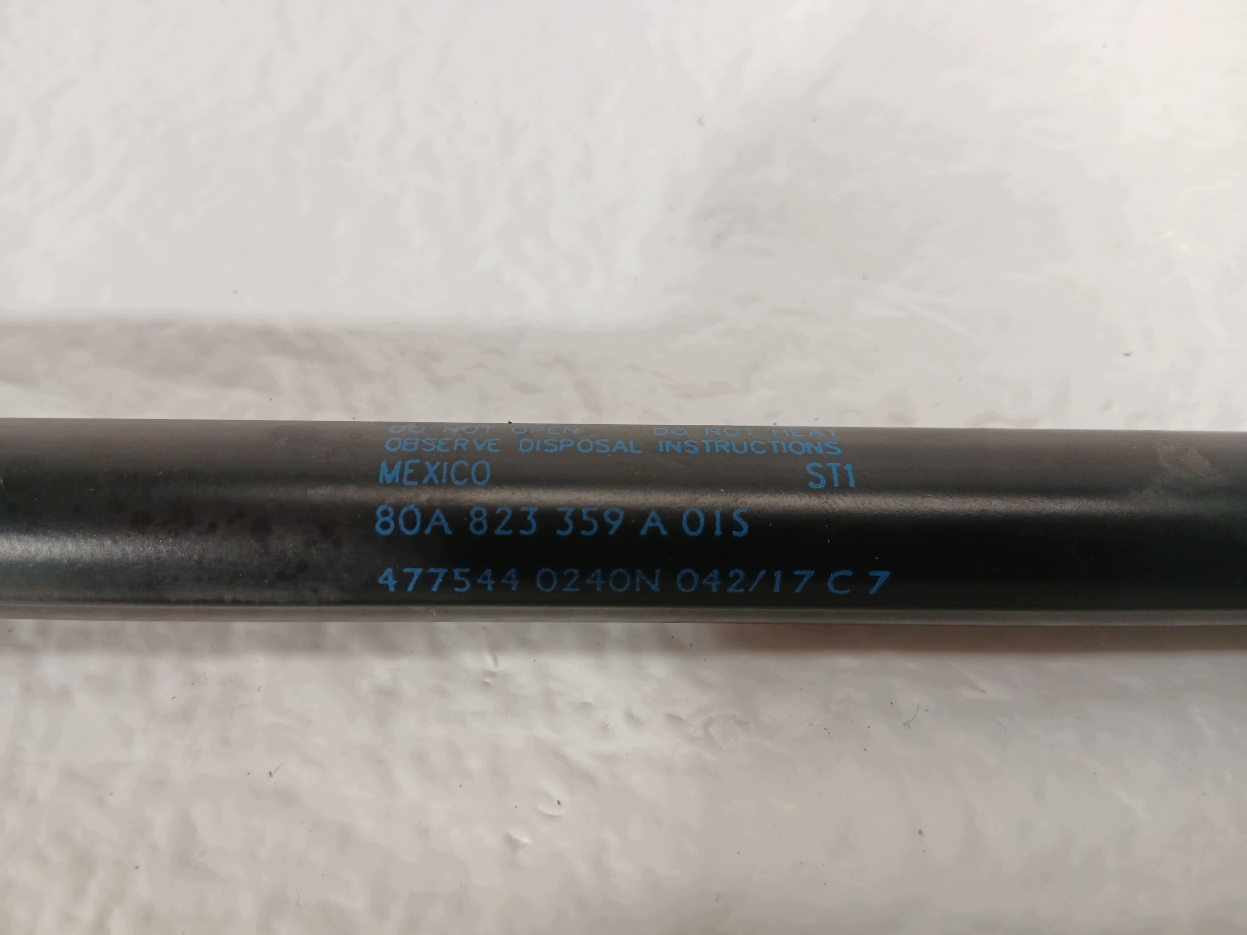 AUDI Q5 80A damper bonnets left right 80A823359A