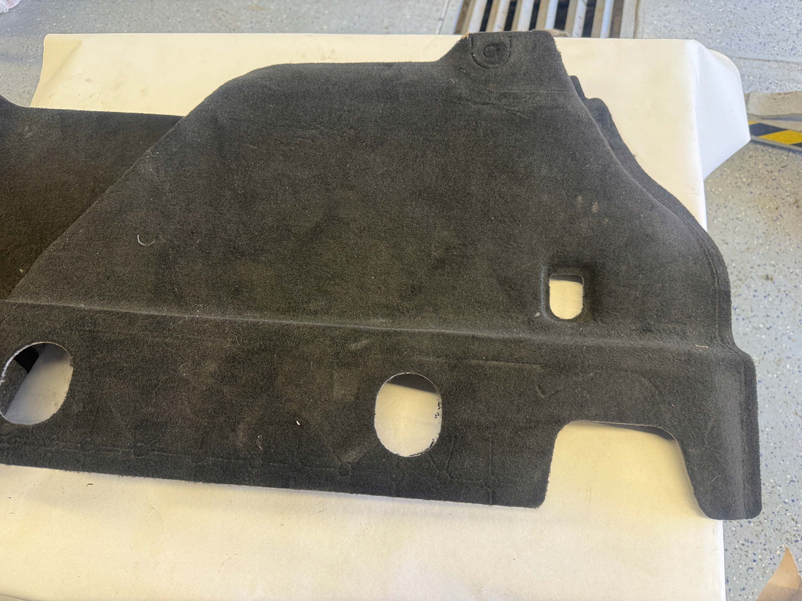 FORD FOCUS MK4 KOMBI LIFT boot upholstery left