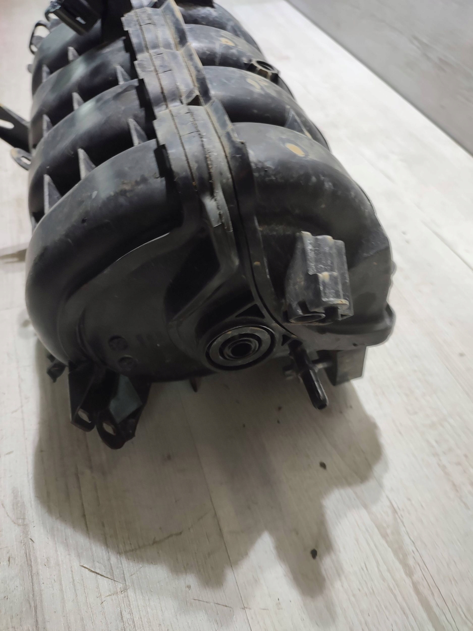 Opel Corsa E 2018 intake manifold