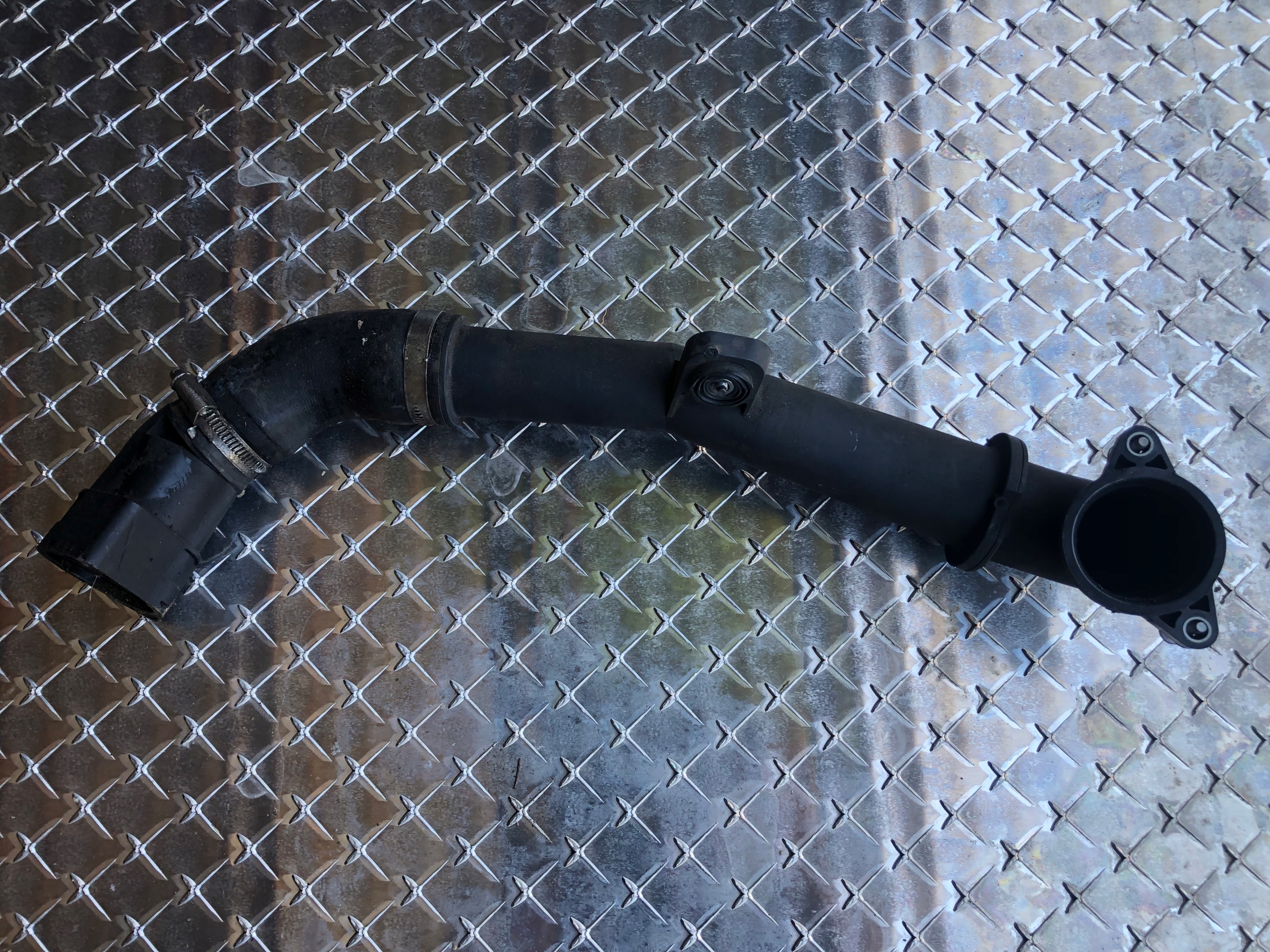 rohr intercooler VW SKODA AUDI 04L145770S