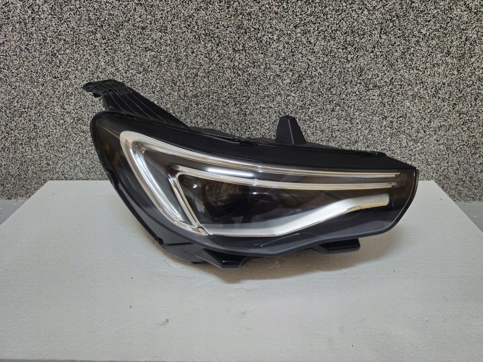 light right Opel Grandland FULL LED