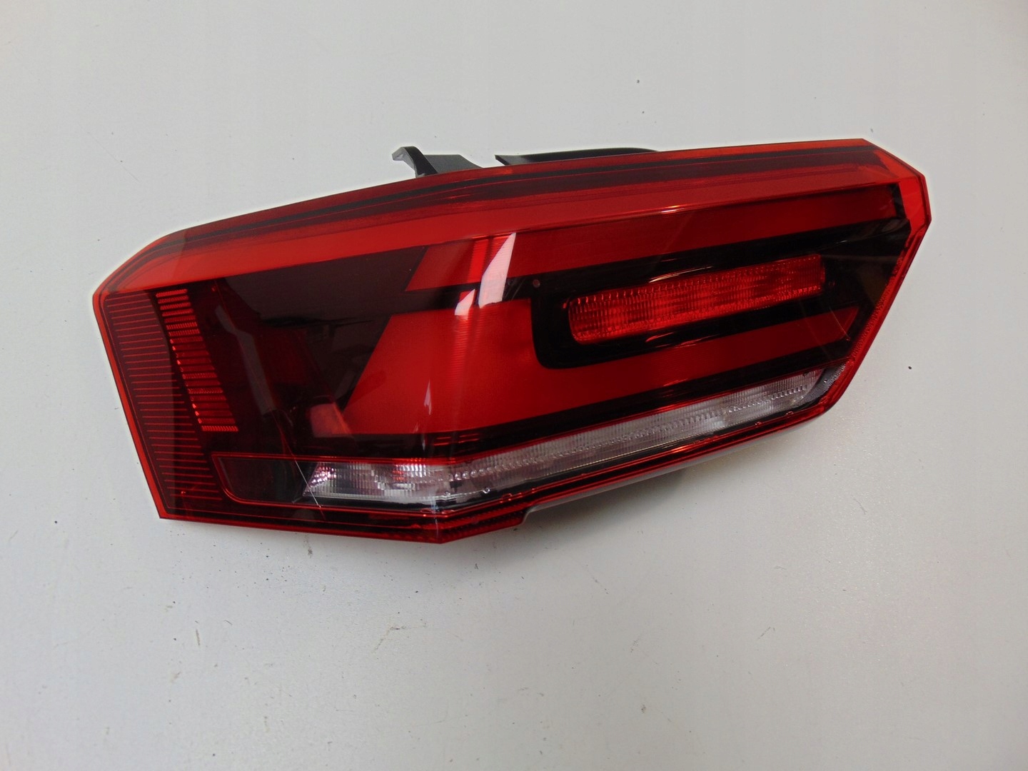 фонарь левый vw ID3 10A945095B европа