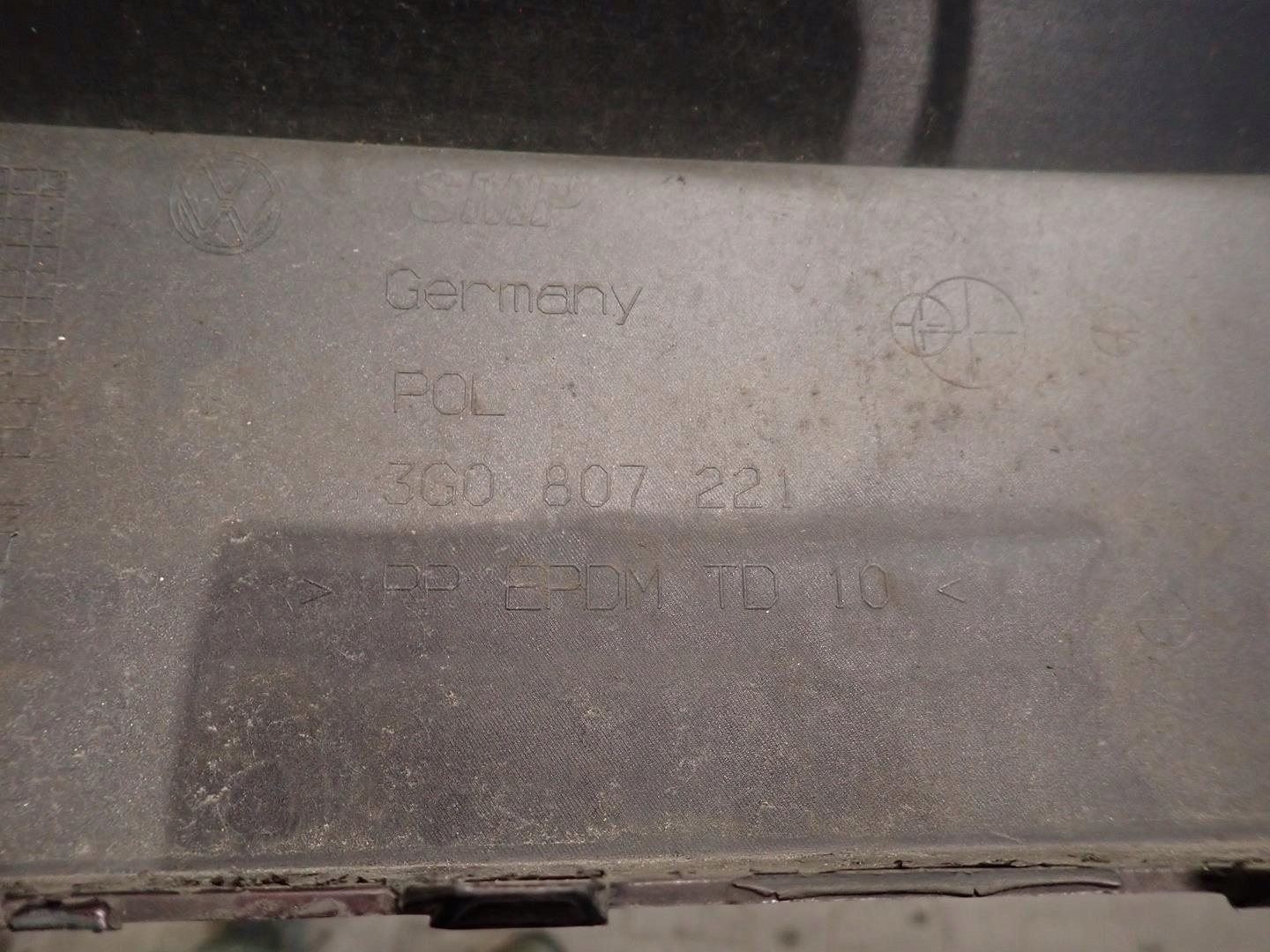 nárazník předek přední VW PASSAT B8 2014- 3G0807221