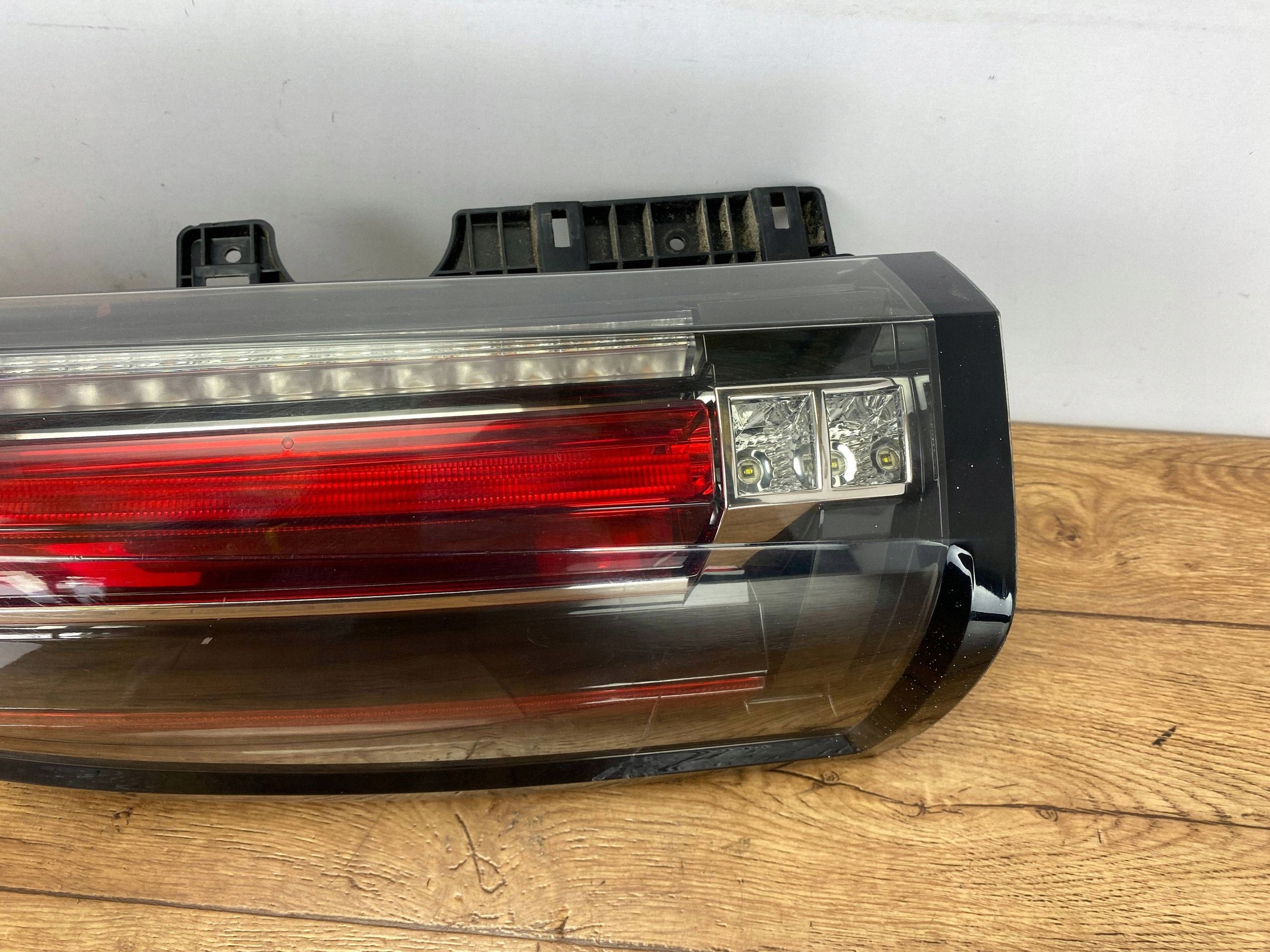 light rear left Cadillac Escalade IV 2015+