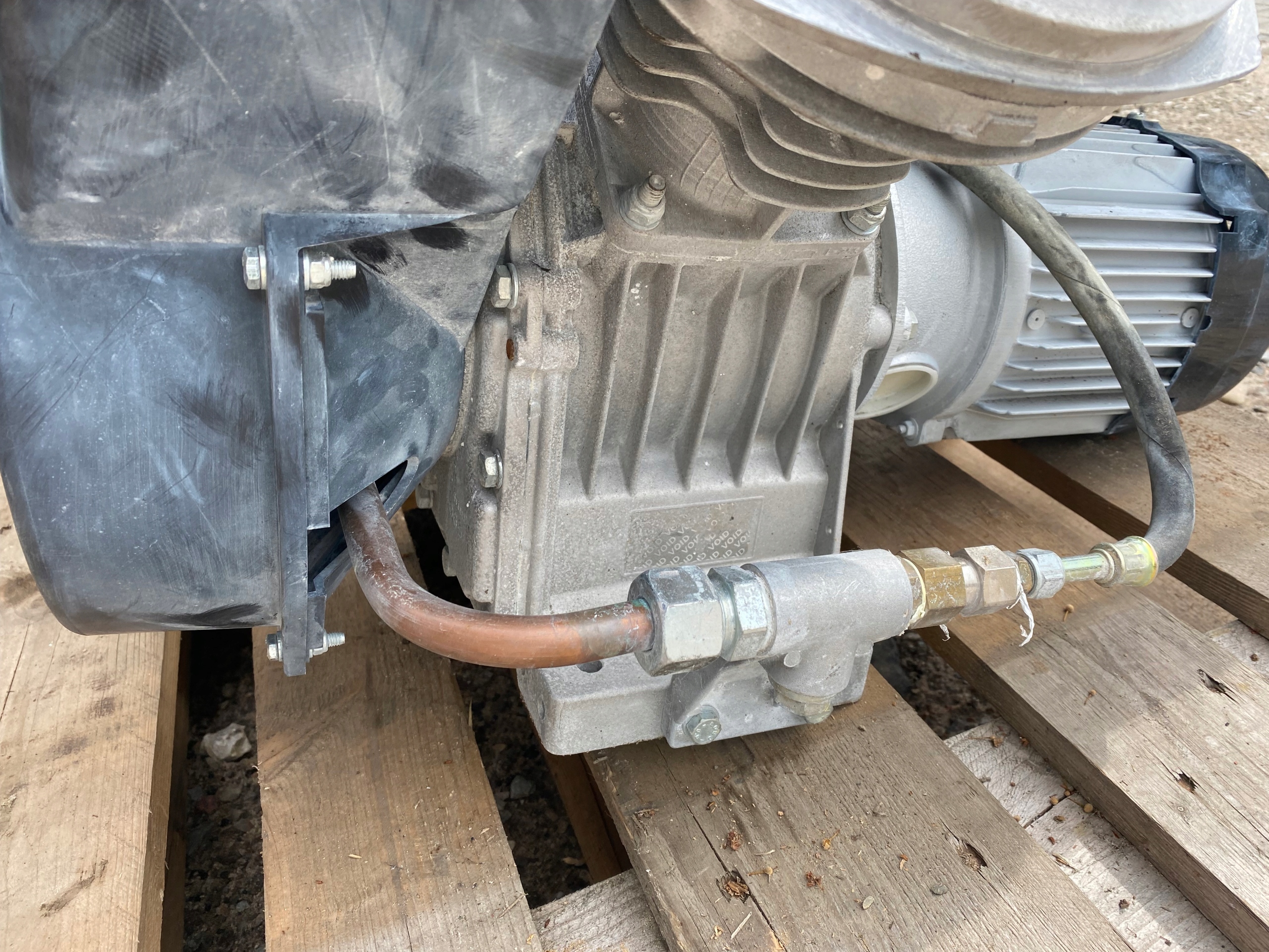 engine compressor; compressor ATLAS COPCO LE2-10S