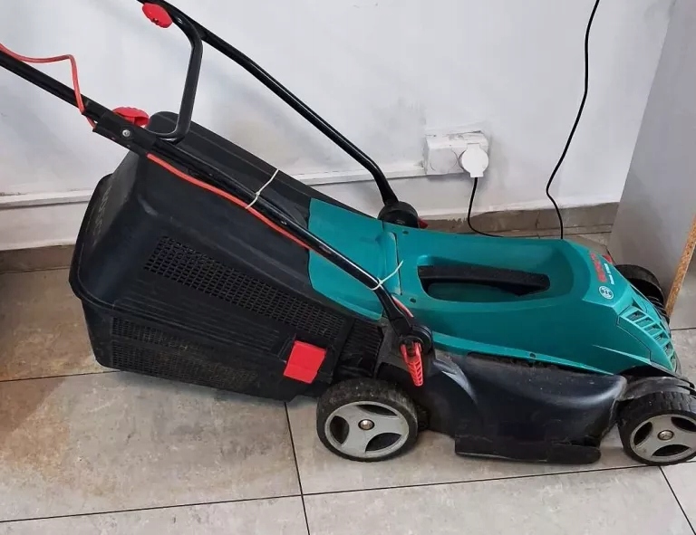 Electric Lawnmower Bosch Rotak 370 Er Corded Rotary Lawnmower