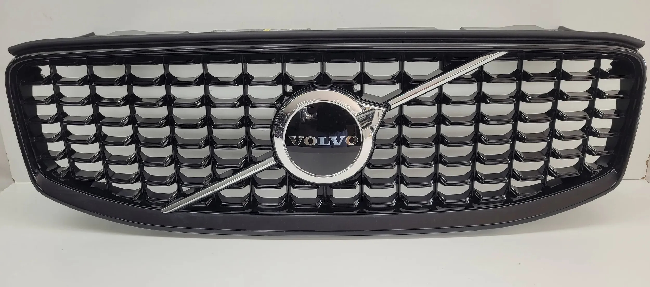 VOLVO XC60 II R-DESIGN LIFT 2021> ATRAPA GRILL ZDERZAKA PRZÓD 32291026