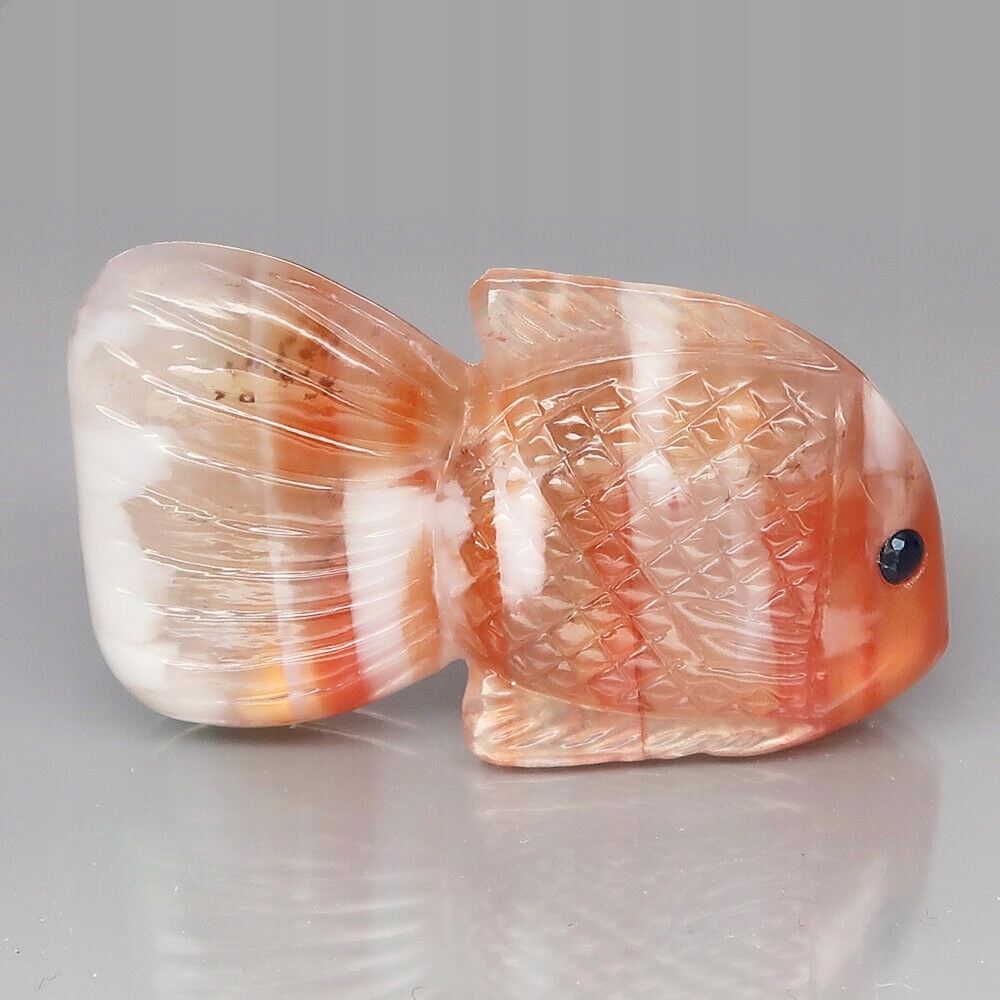 přírodní achát socha ryba safíry 91,86 karátový amulet