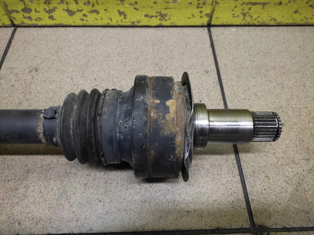 MERCEDES W203 2.0 semi-axis left