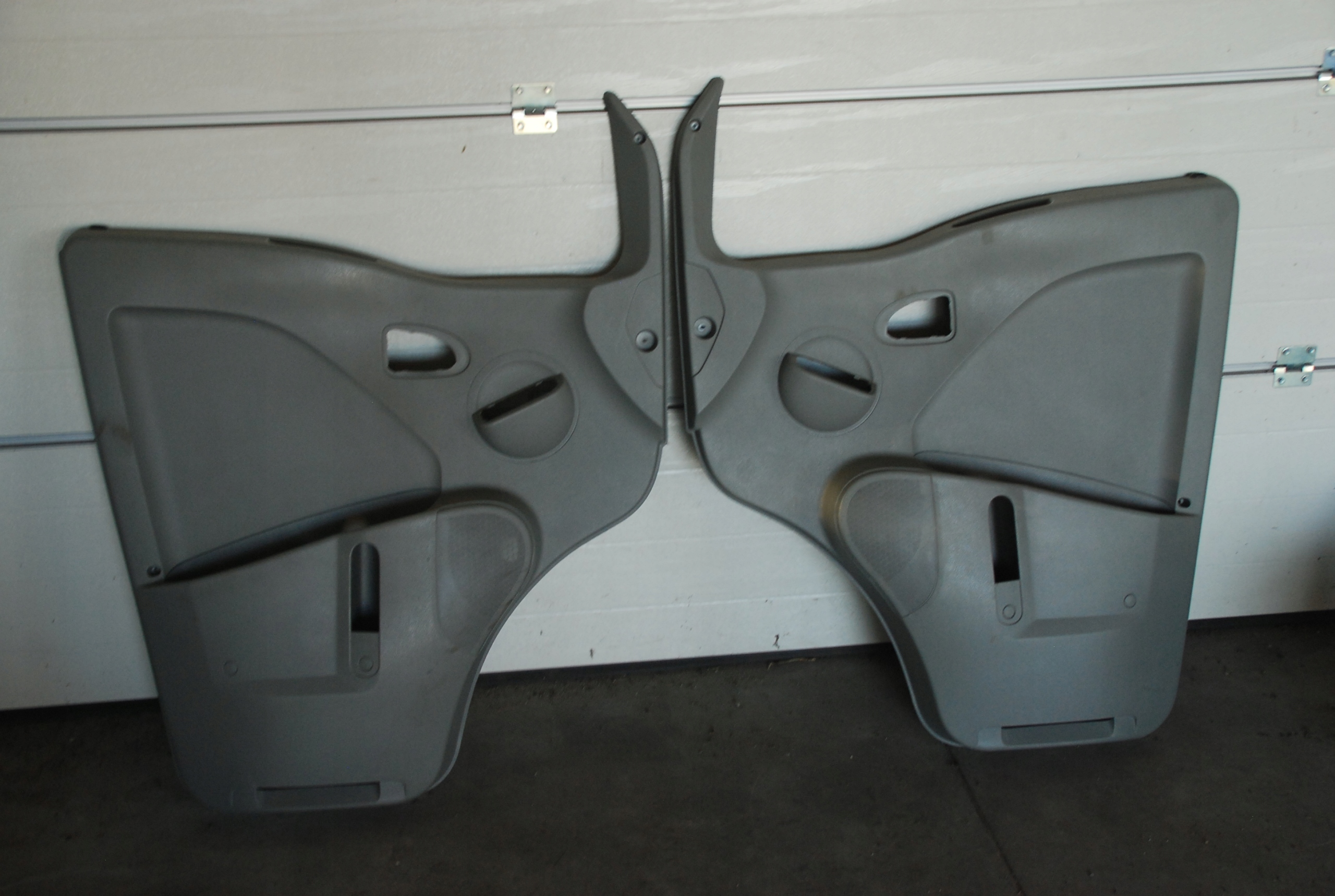 BOCZEK TAPICERKA LEWY PRAWY MASCOT MASTER 98-10r. Producent części Renault OE