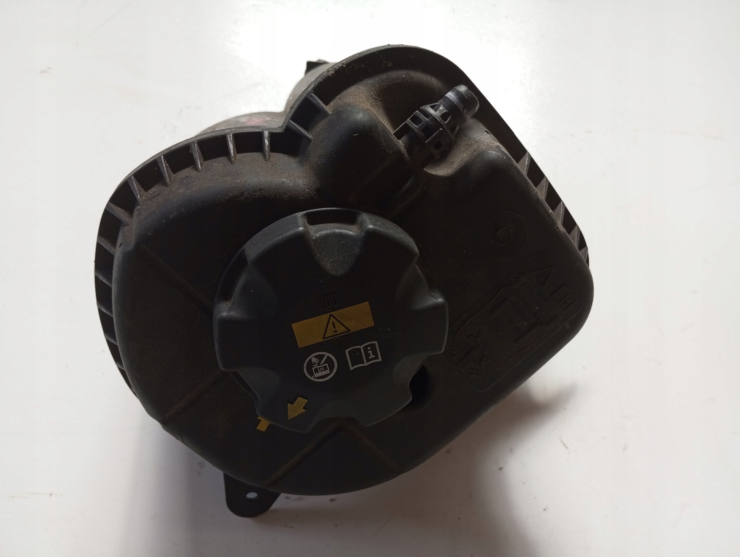 Scheibenwaschbehälter BMW X6 X6M F16 8621092