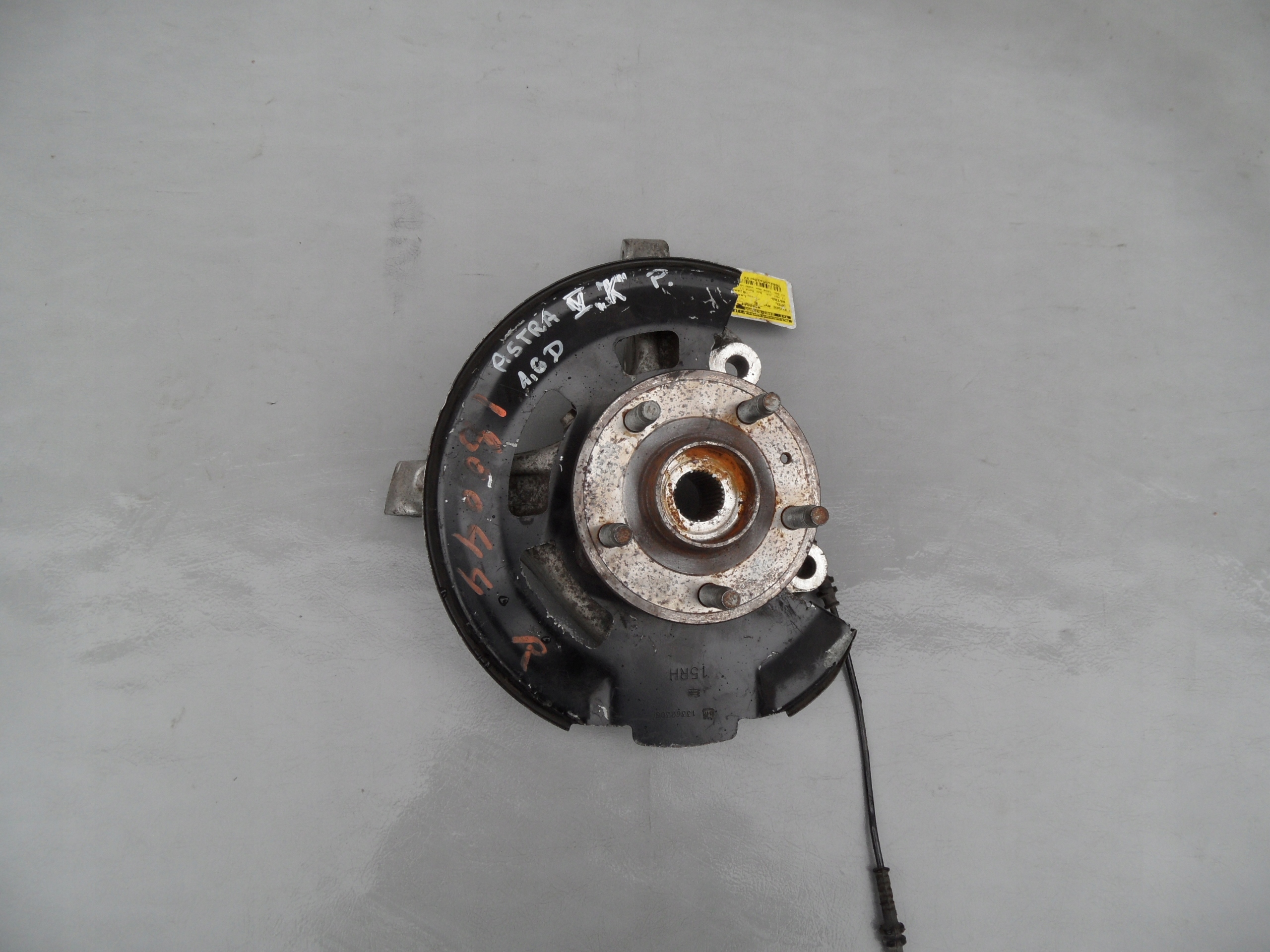 поворотный кулак opel ASTRA V k 1.5 1.6