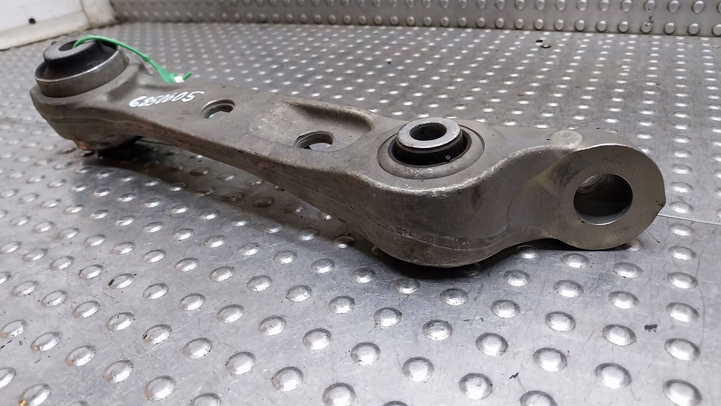 arm left lower front 6850605 BMW 5 F10 F11