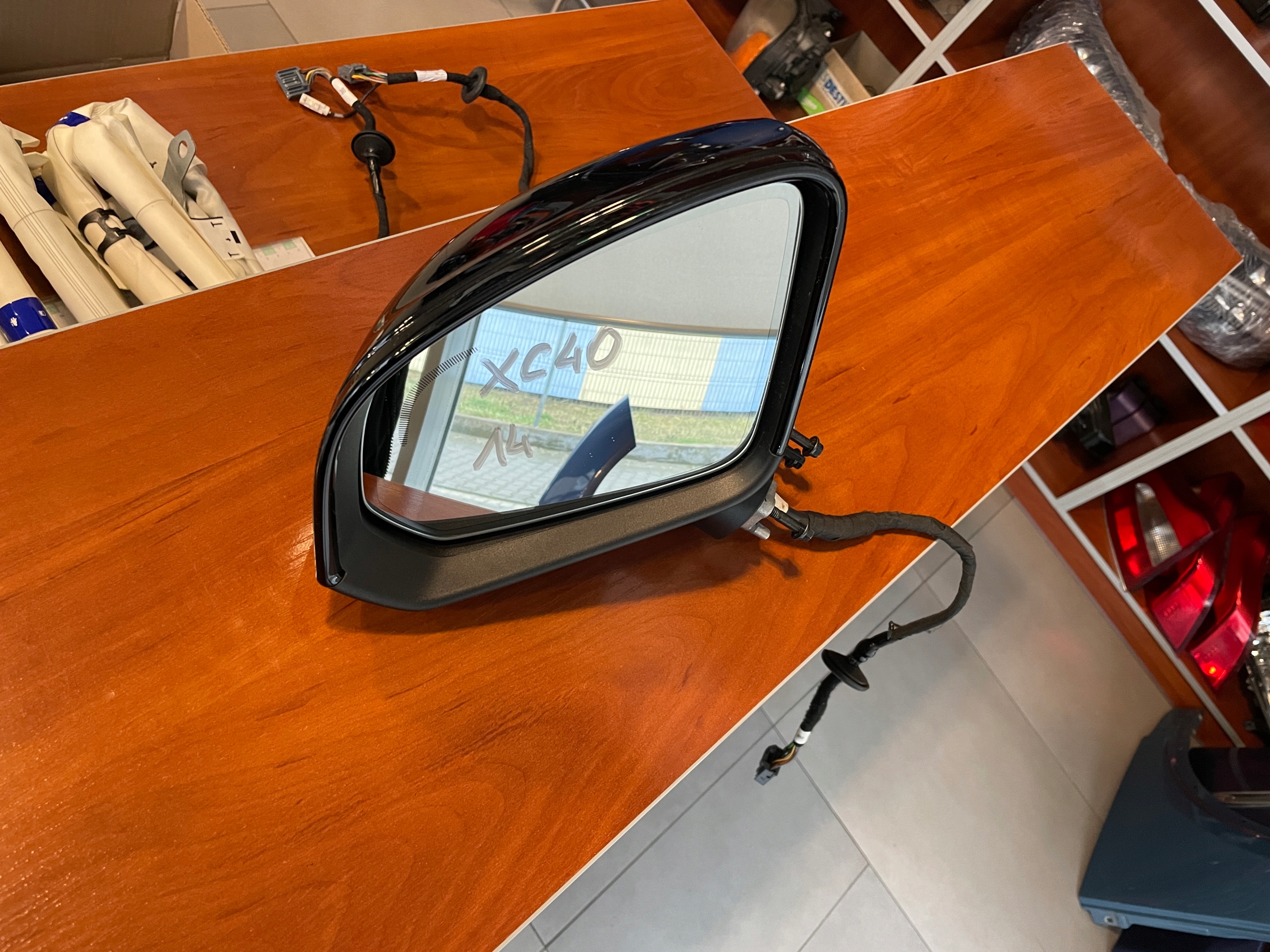 VOLVO XC40 Lift Lusterko Lewe 14 PIN