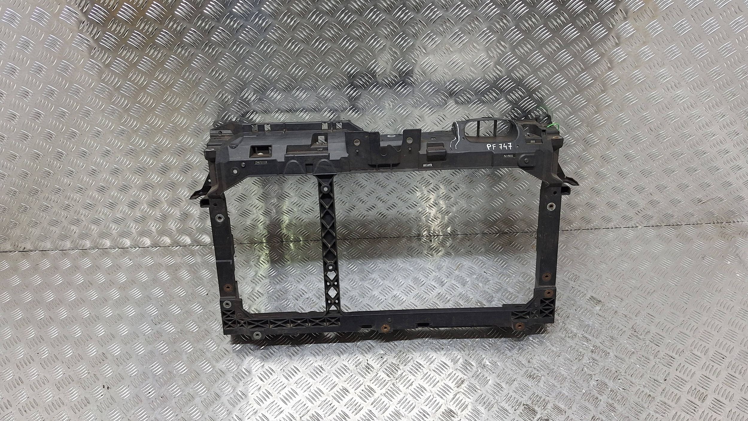 support panel for radiators pillar iron 8V51-A16E146-AE FORD FIESTA MK7