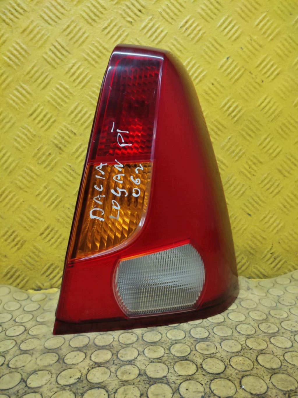 DACIA LOGAN light right rear part 8200211019