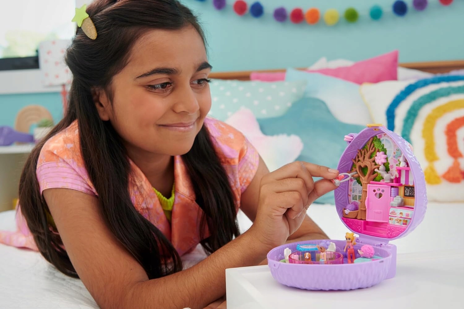 ZESTAW KOMPAKTOWY POLLY POCKET KAWIARENKA JEŻYKA TOREBKA + 2LALKI I DODATKI Bohater Polly Pocket