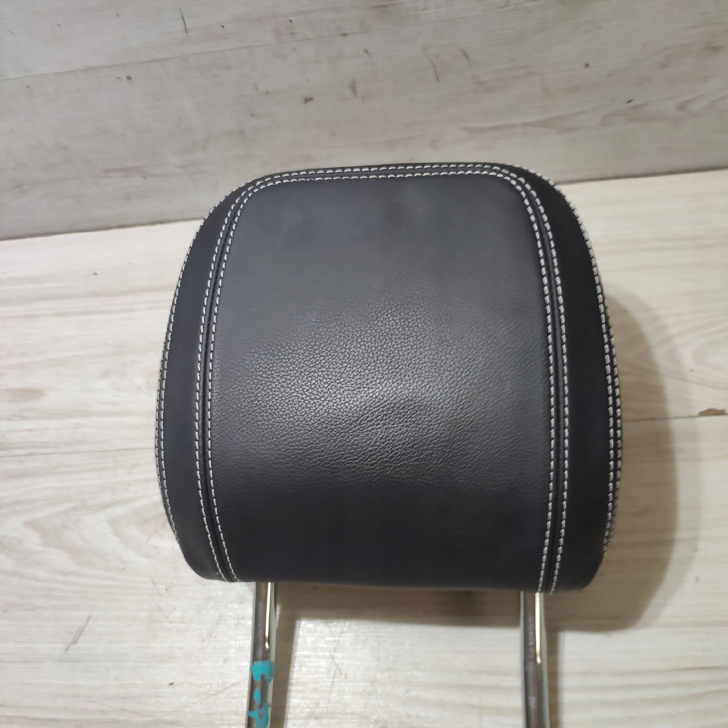 rest front front right Jaguar F-Pace GX7364388AB