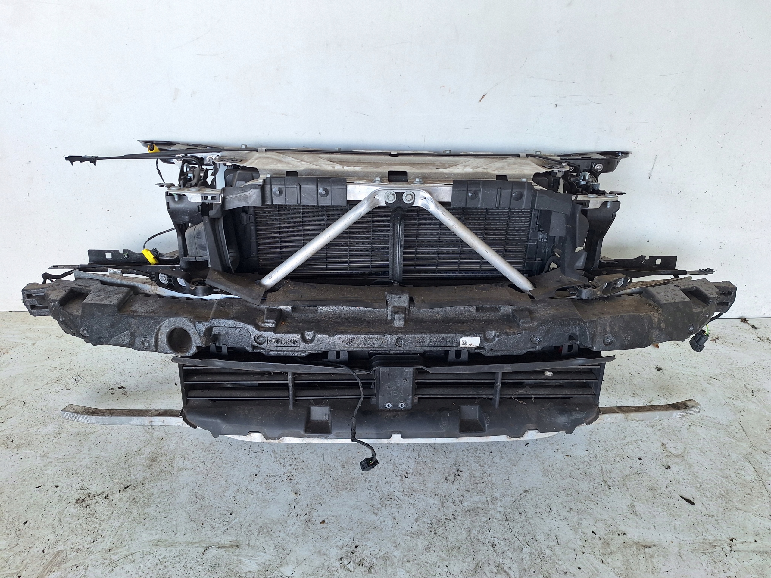 BMW 3 G20 19-22 support panel for radiators 330i m-packet