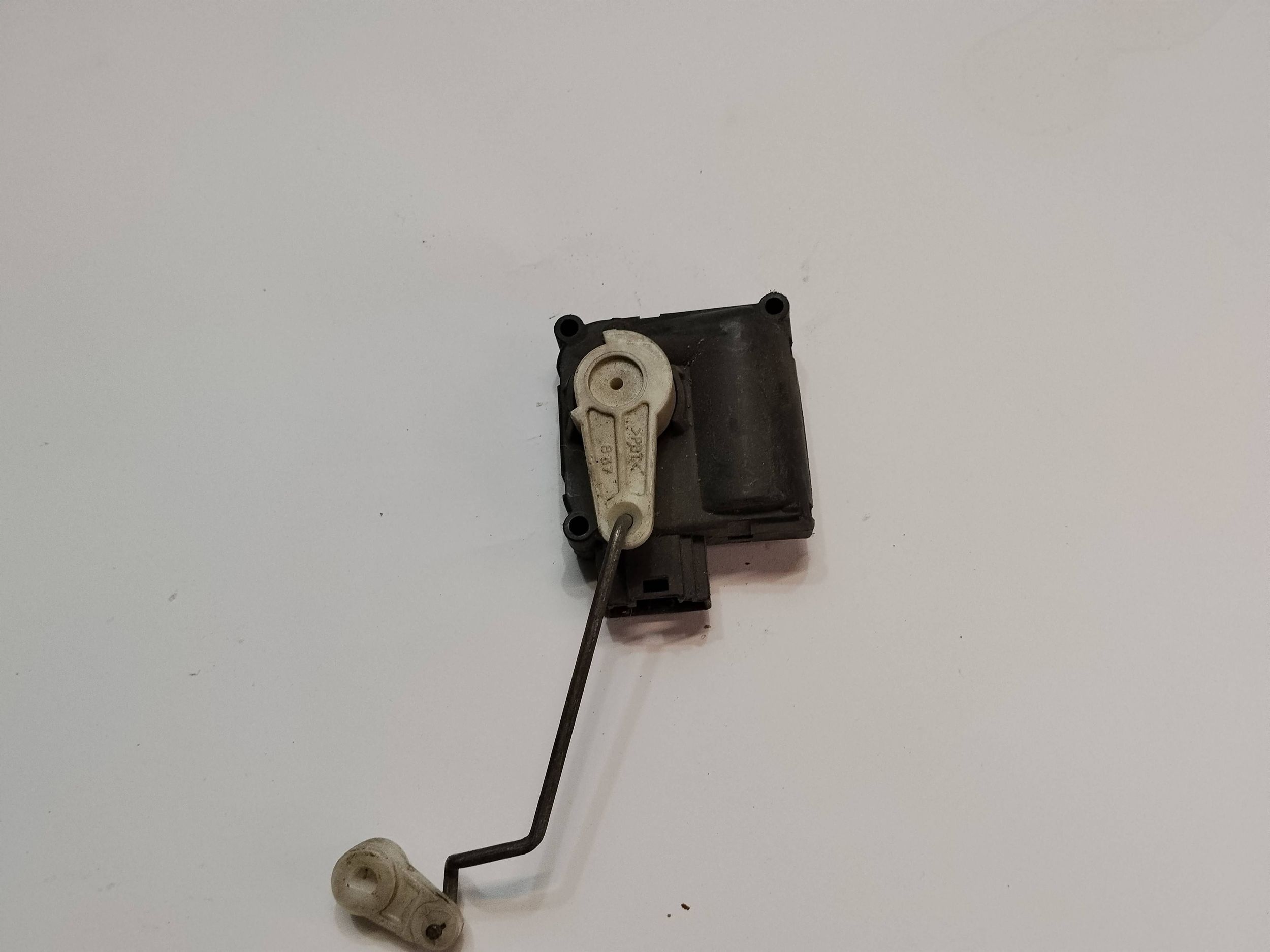 Motor klap des lüfters Audi A8 S8 D3 4E 0132801323