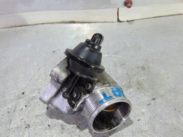ДРОССЕЛЬНАЯ ЗАСЛОНКА vw PASSAT B5 2.5 tdi 8D0145980
