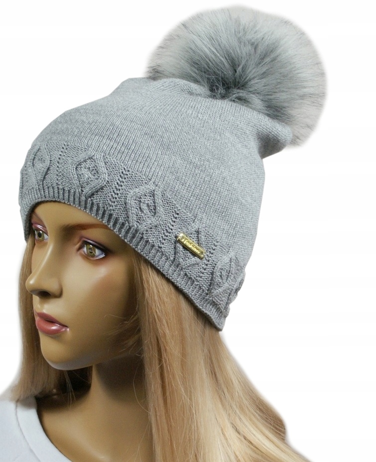 

Czapka damska Pompon # 39