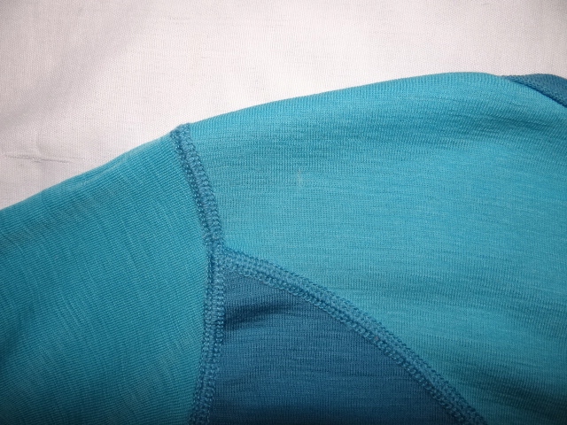 FAJNA KOSZULKA - DEVOLD MERINO WOOL Właściwości oddychające odprowadzające wilgoć szybkoschnące