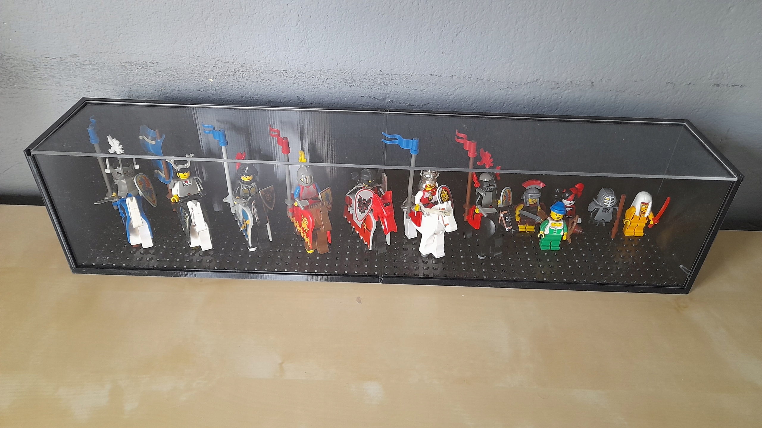 Ekspozytor, ramka na minifigurki, figurki Lego 60x10 pin