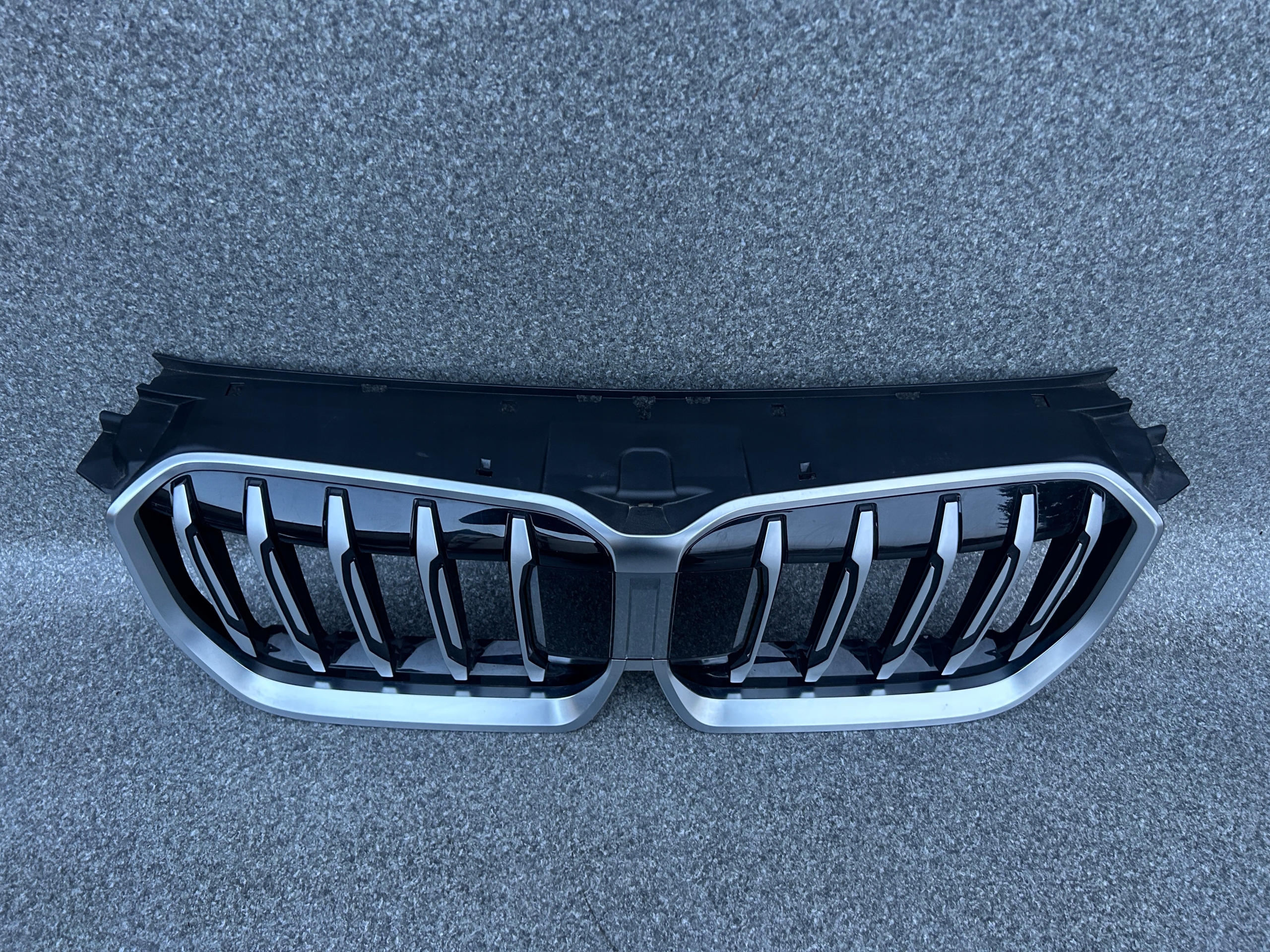 BMW X1 U11 Kühlergrill FRONTGRILL Kühlergitter 9880301 - Thumbnail 4