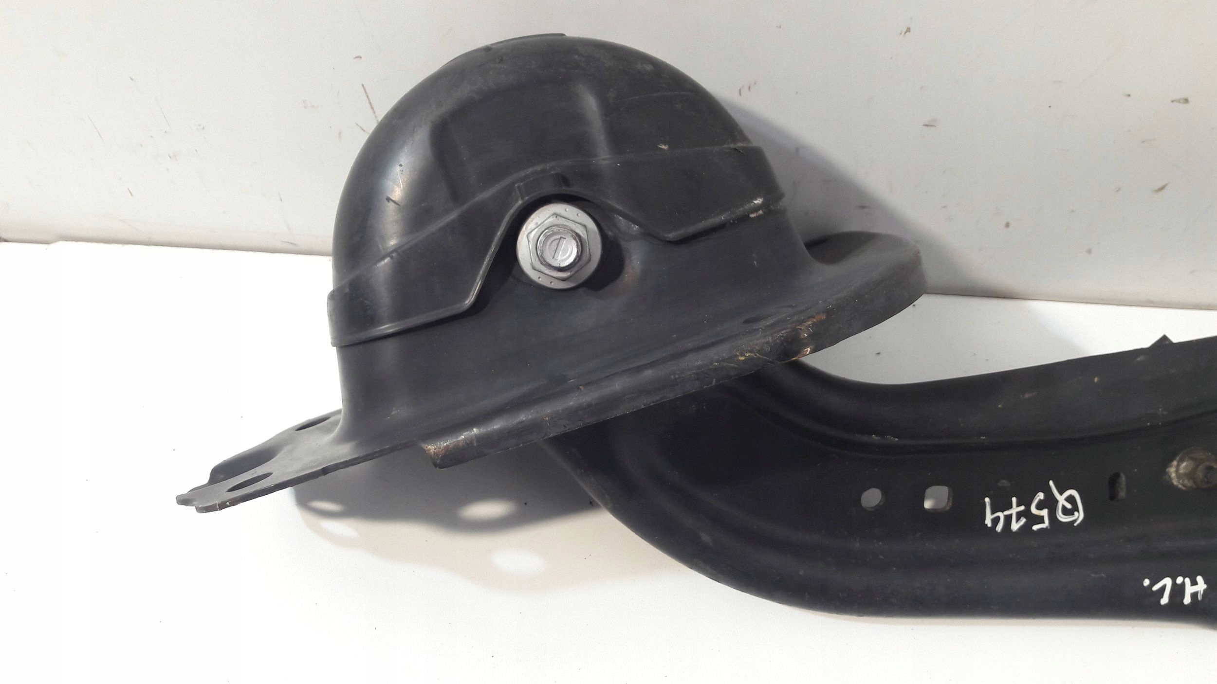 Toyota Corolla E21 arm rear left (Q574)
