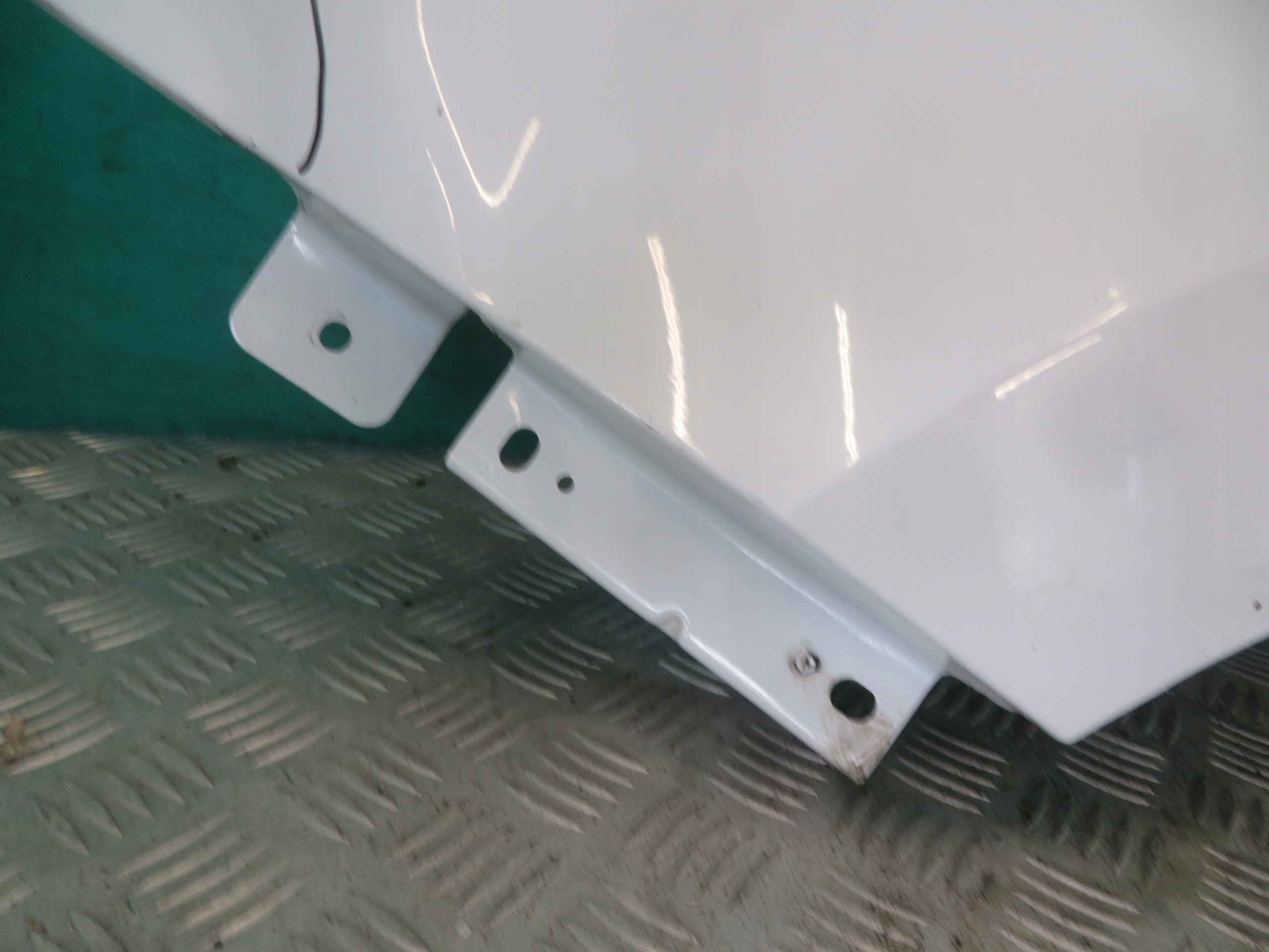 fender left front NISSAN INTERSTAR 23R