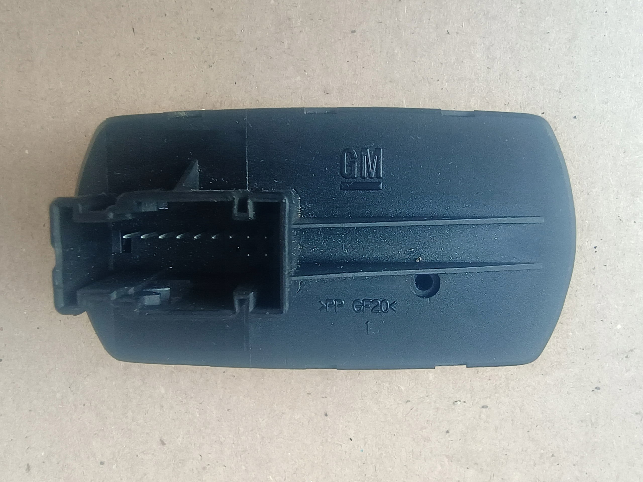 PANEL Vitre 13258521 OPEL CORSA D