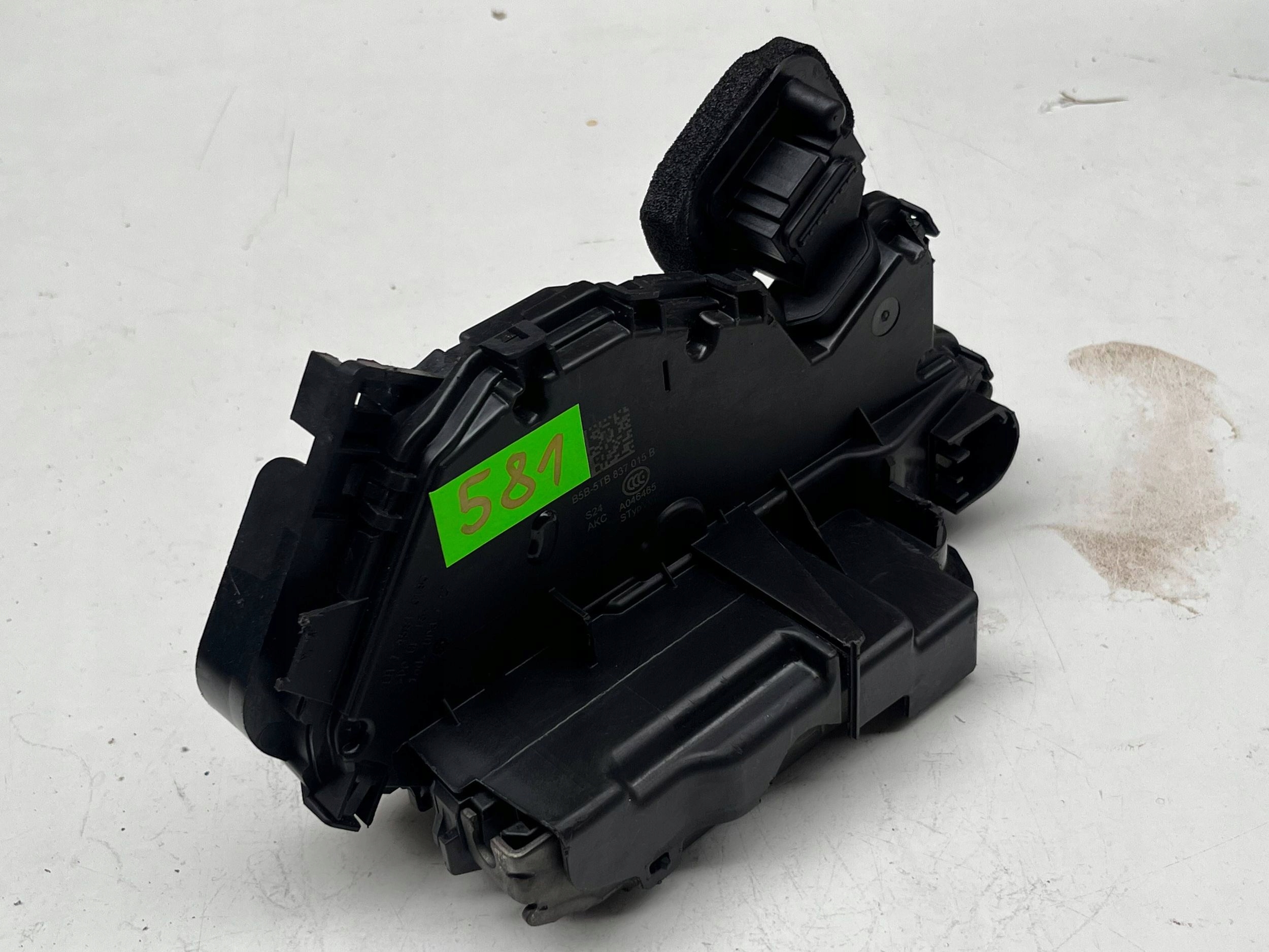 VOLKSWAGEN SEAT SKODA lock door left front 5TB837015B @M